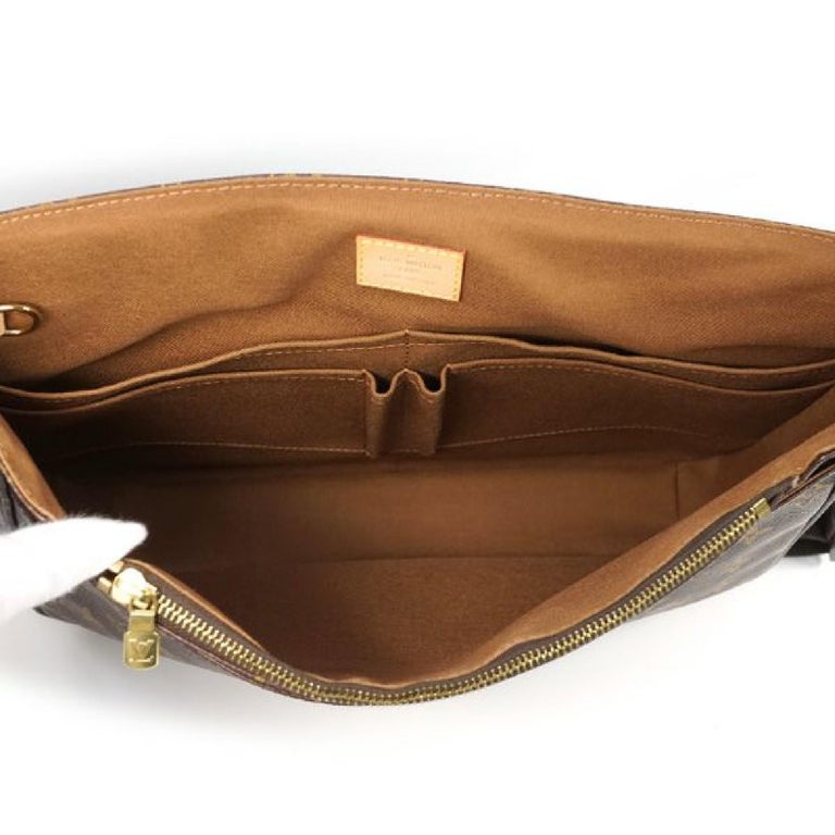 Louis Vuitton Beaubourg GM shoulder bag M97039 Monogram For Sale at 1stdibs