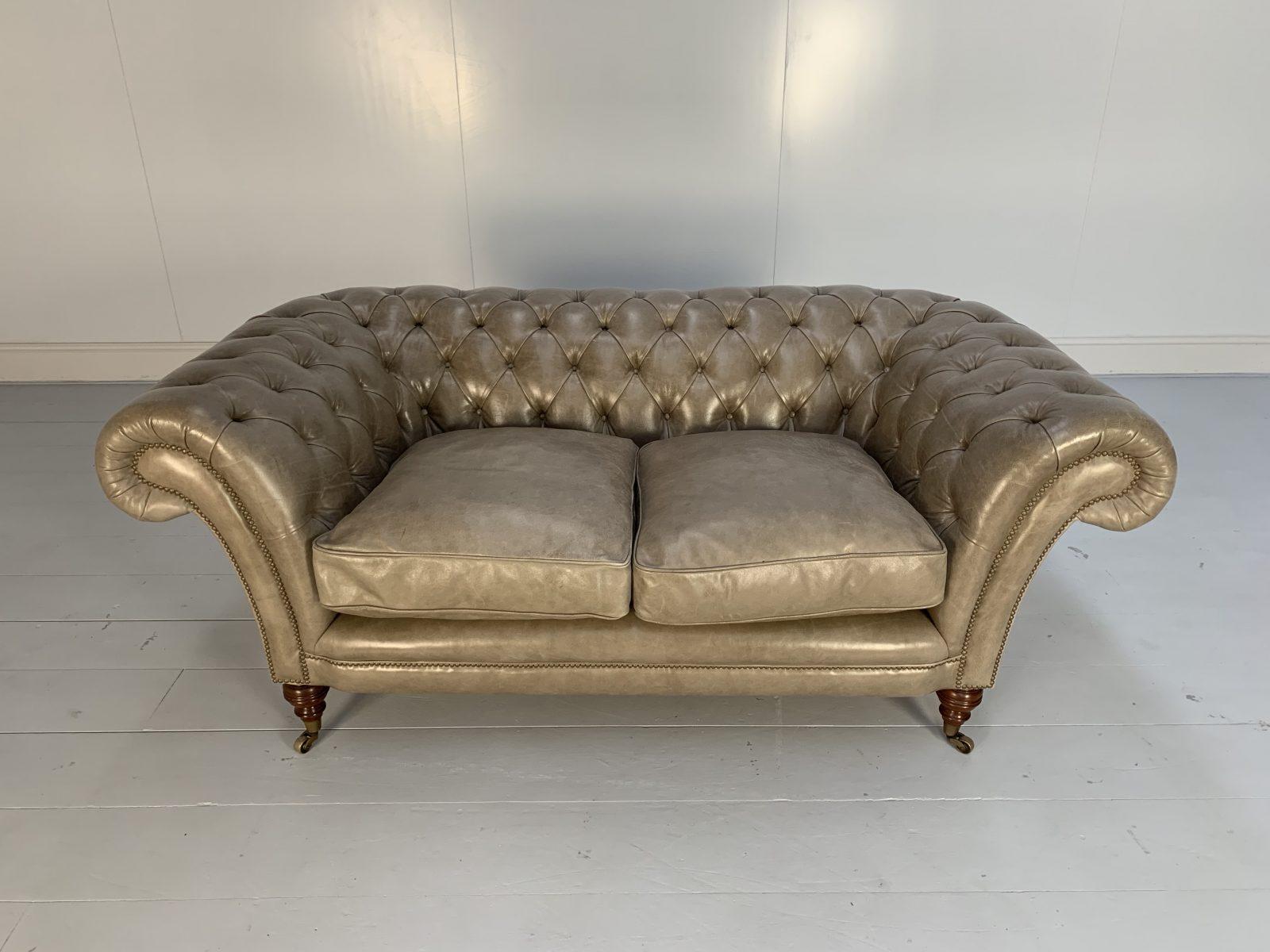 Beaumont & Fletcher „Grenville“ 2-Sitz Chesterfield-Sofa aus grauem Leder in „Siena“ von Beaumont & Fletcher im Zustand „Gut“ im Angebot in Barrowford, GB