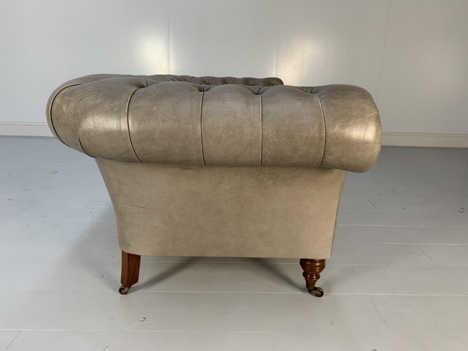 Beaumont & Fletcher „Grenville“ 2-Sitz Chesterfield-Sofa aus grauem Leder in „Siena“ von Beaumont & Fletcher im Angebot 4