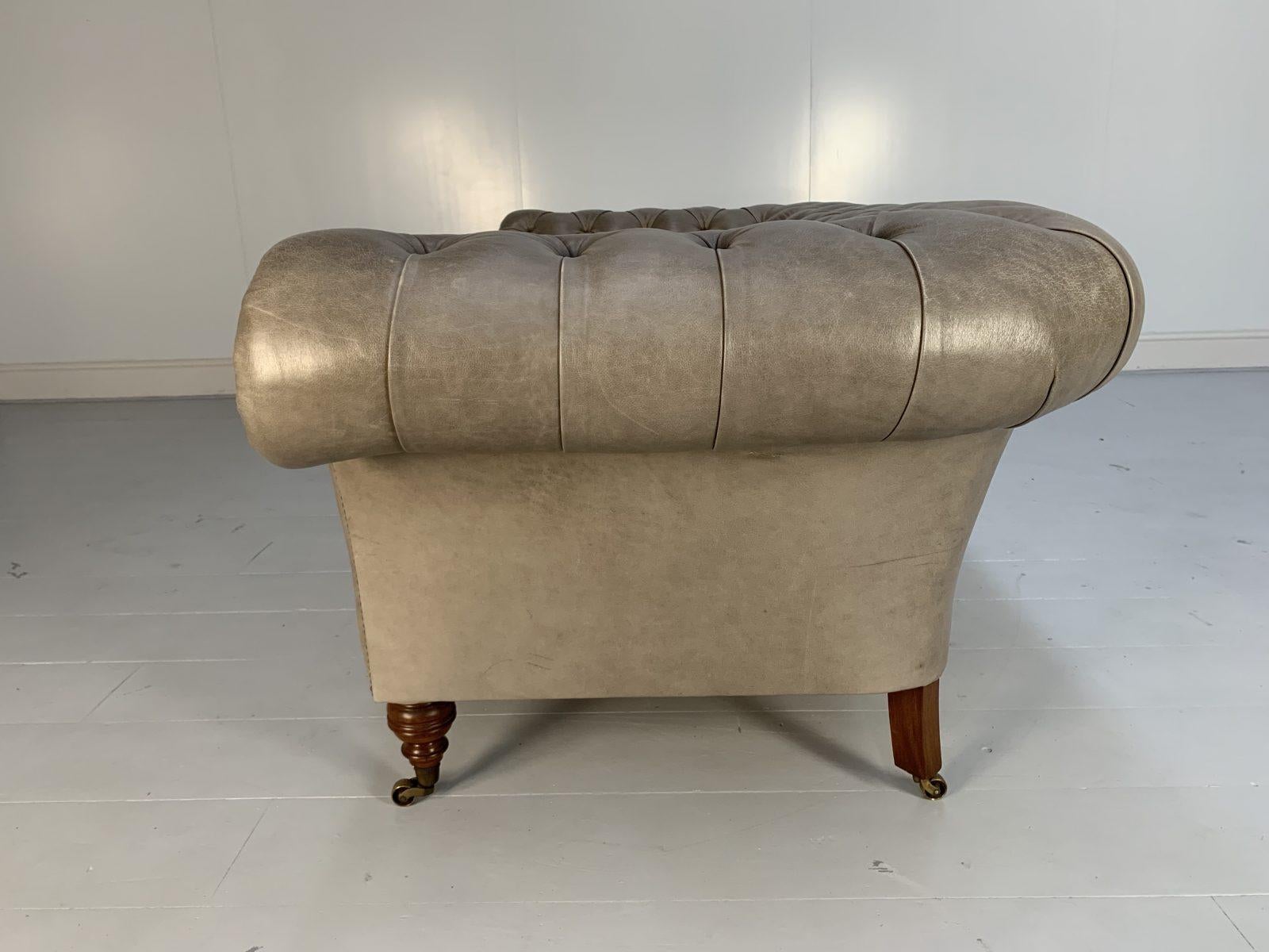 Beaumont & Fletcher „Grenville“ 2-Sitz Chesterfield-Sofa aus grauem Leder in „Siena“ von Beaumont & Fletcher im Angebot 5