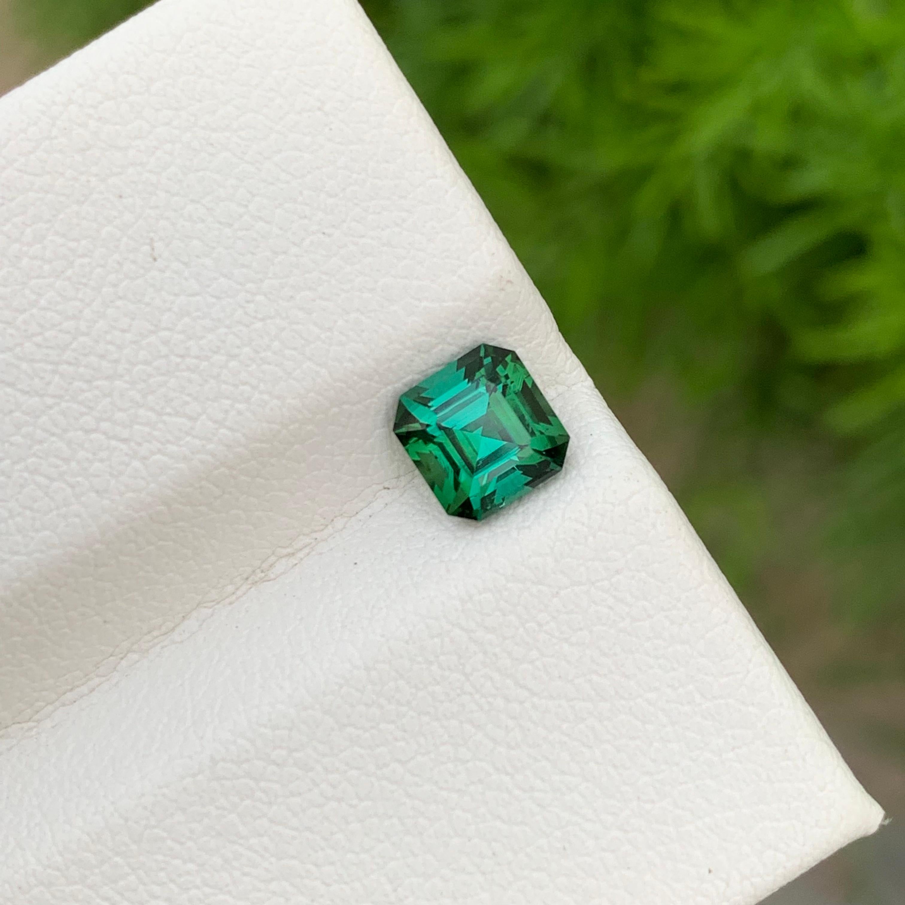 Bello anillo de turmalina verde azulada suelta de 1,10 quilates, talla Asscher Piedra preciosa Movimiento estético en venta