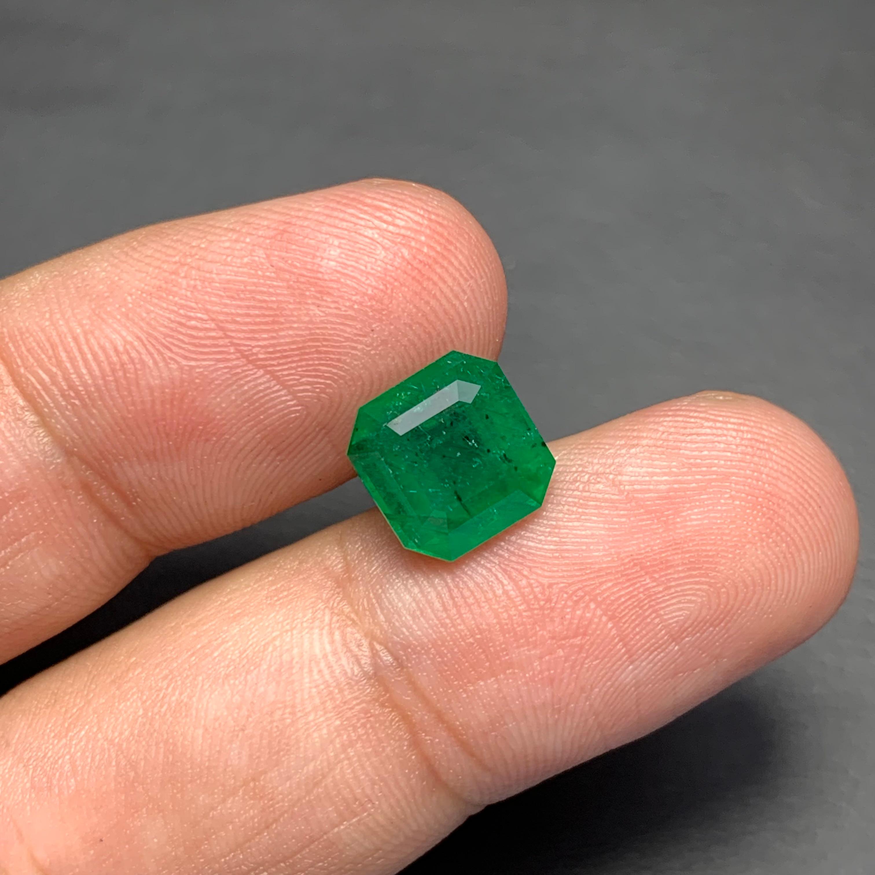 Octagon Cut Beauteous 4.10 Carats Natural Green Loose Emerald Zambia Mine Ring Jewellery  For Sale