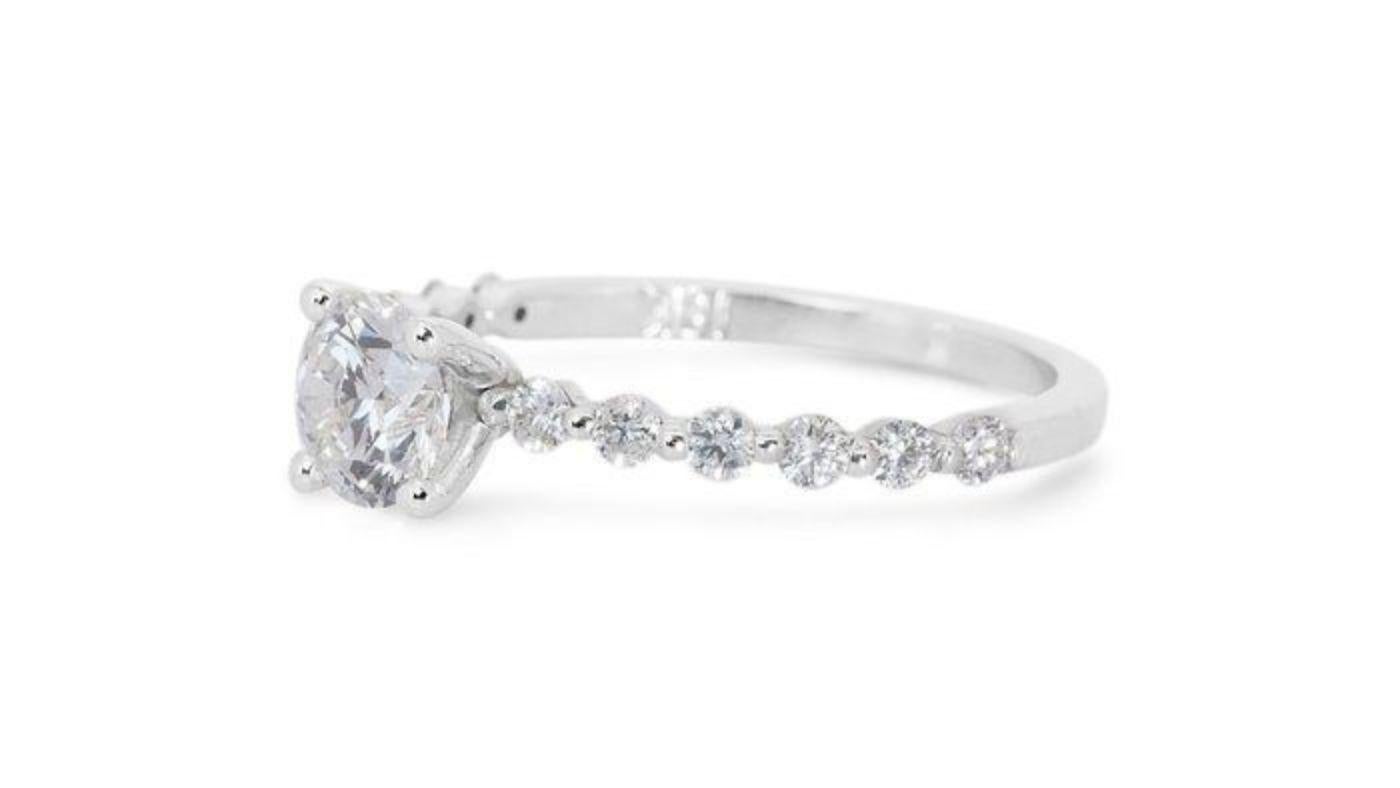 Beautiful 0.24ct Round Brilliant Diamond Ring in 18K White Gold In New Condition For Sale In רמת גן, IL