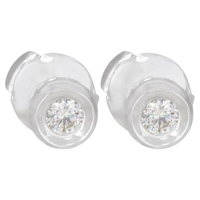 Beautiful 0.30ct Stud Diamond Earrings in 18K White Gold For Sale