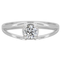 Magnifique bague solitaire en or blanc 14 carats sertie de 0,32 carat de diamants