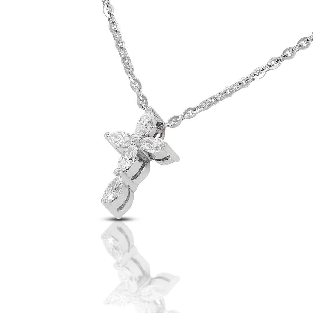 Beautiful 0.35ct Diamond Cross Pendant in 18K White Gold - Chain not included In New Condition For Sale In רמת גן, IL