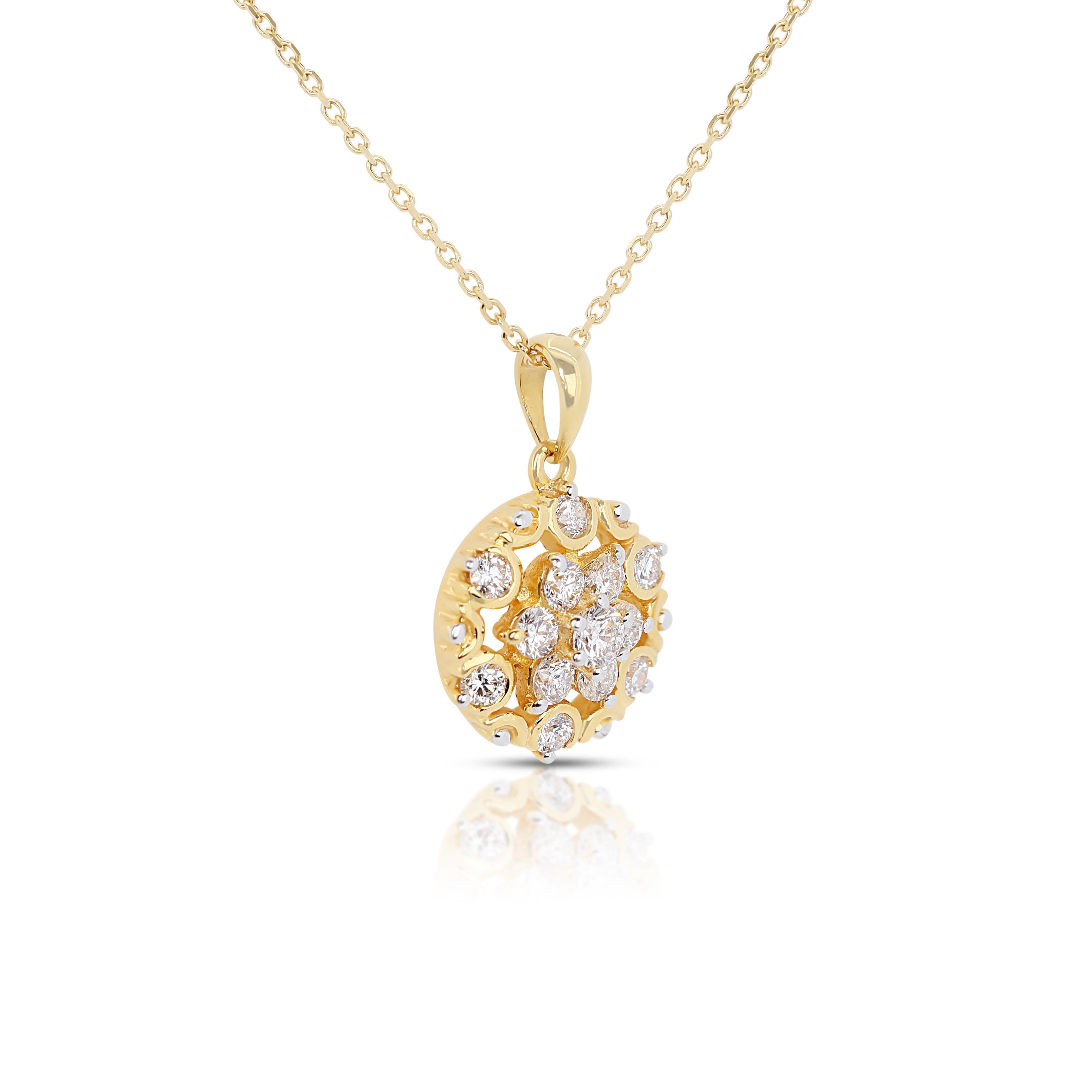 Round Cut Beautiful 0.40ct Diamonds Pendant in 18K Yellow Gold (Chain Included) For Sale