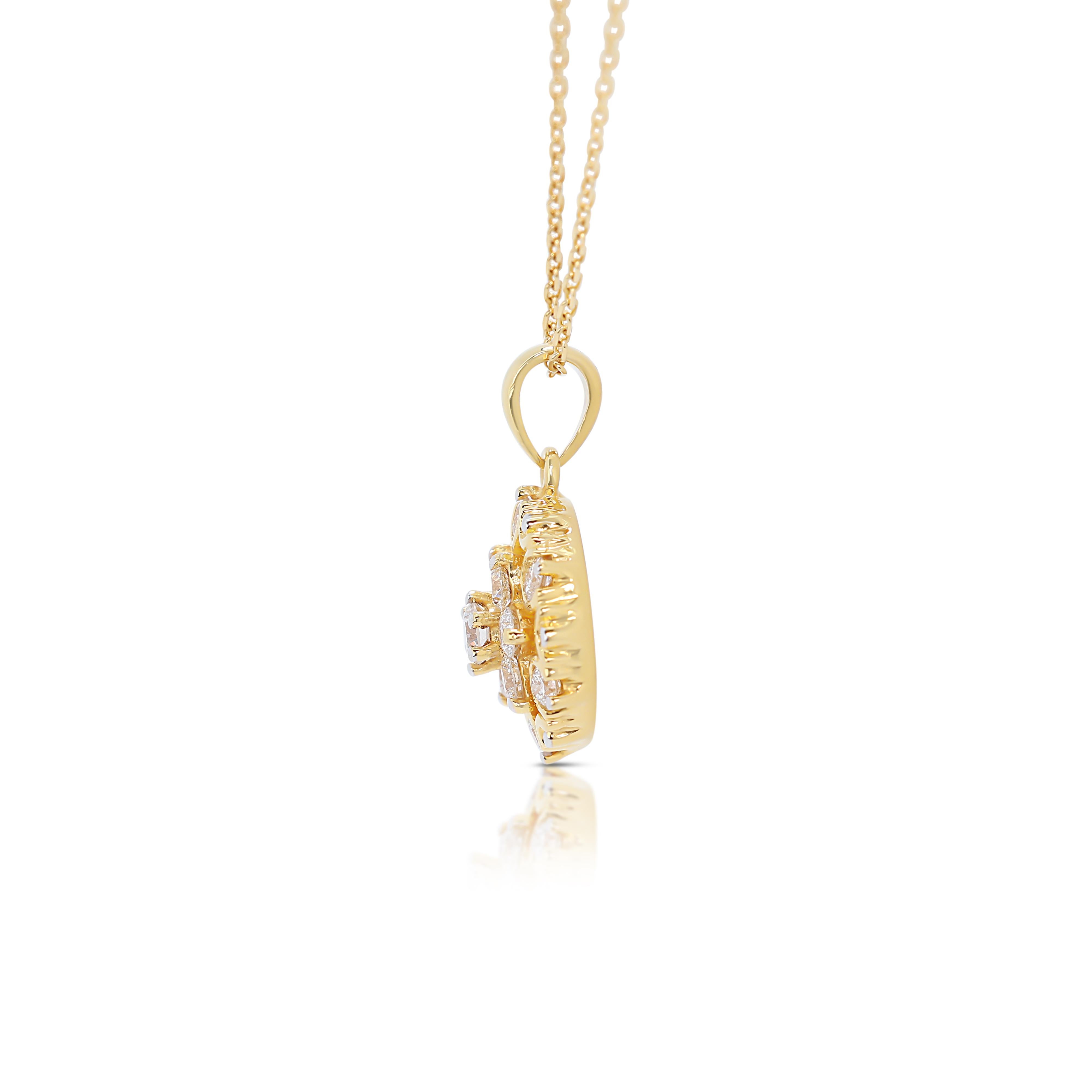 Women's Beautiful 0.40ct Diamonds Pendant in 18K Yellow Gold (Chain Included) For Sale