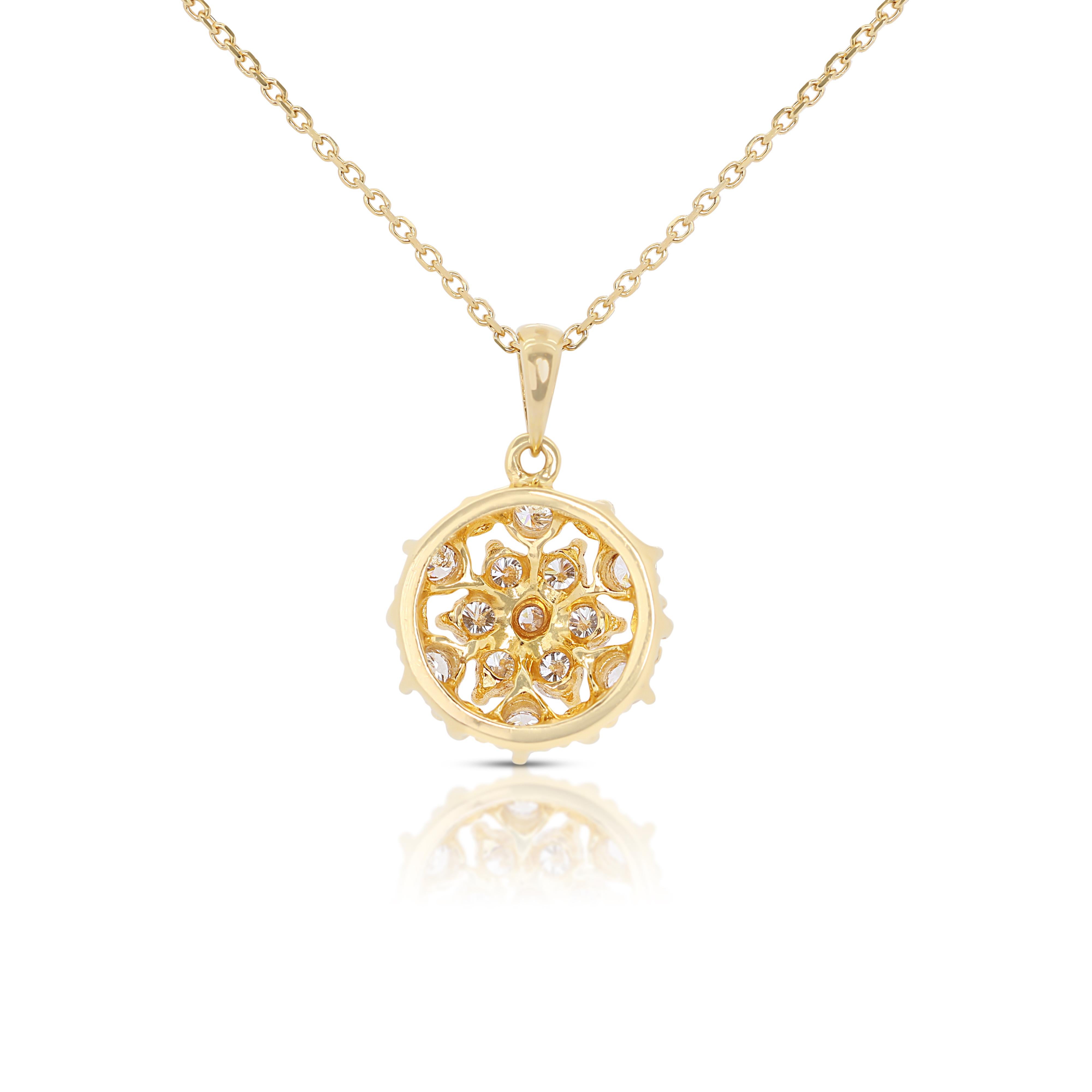 Beautiful 0.40ct Diamonds Pendant in 18K Yellow Gold (Chain Included) For Sale 1