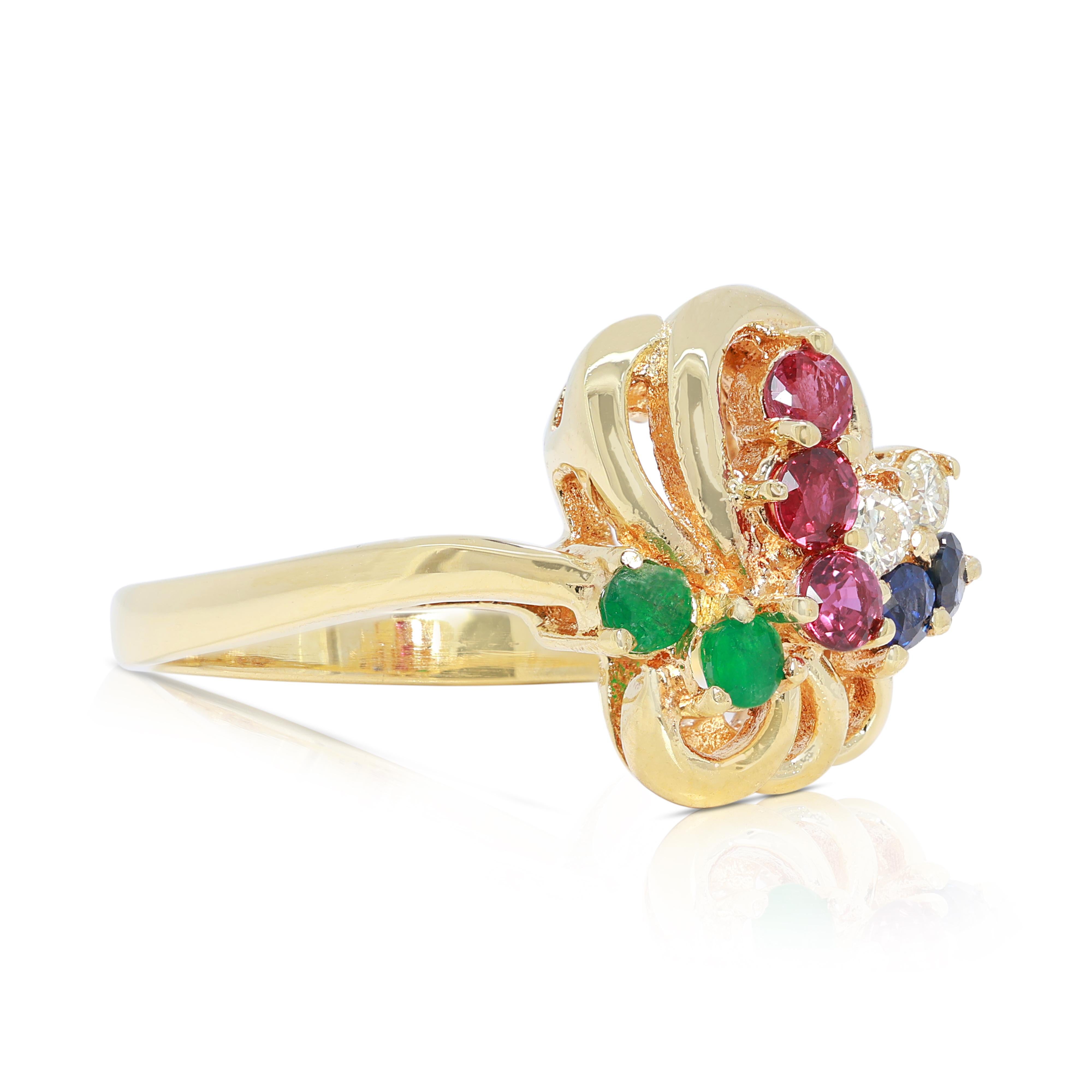 Taille ronde Magnifique bague en or jaune 18 carats avec rubis, saphir, émeraude et diamants de 0,45 carat en vente