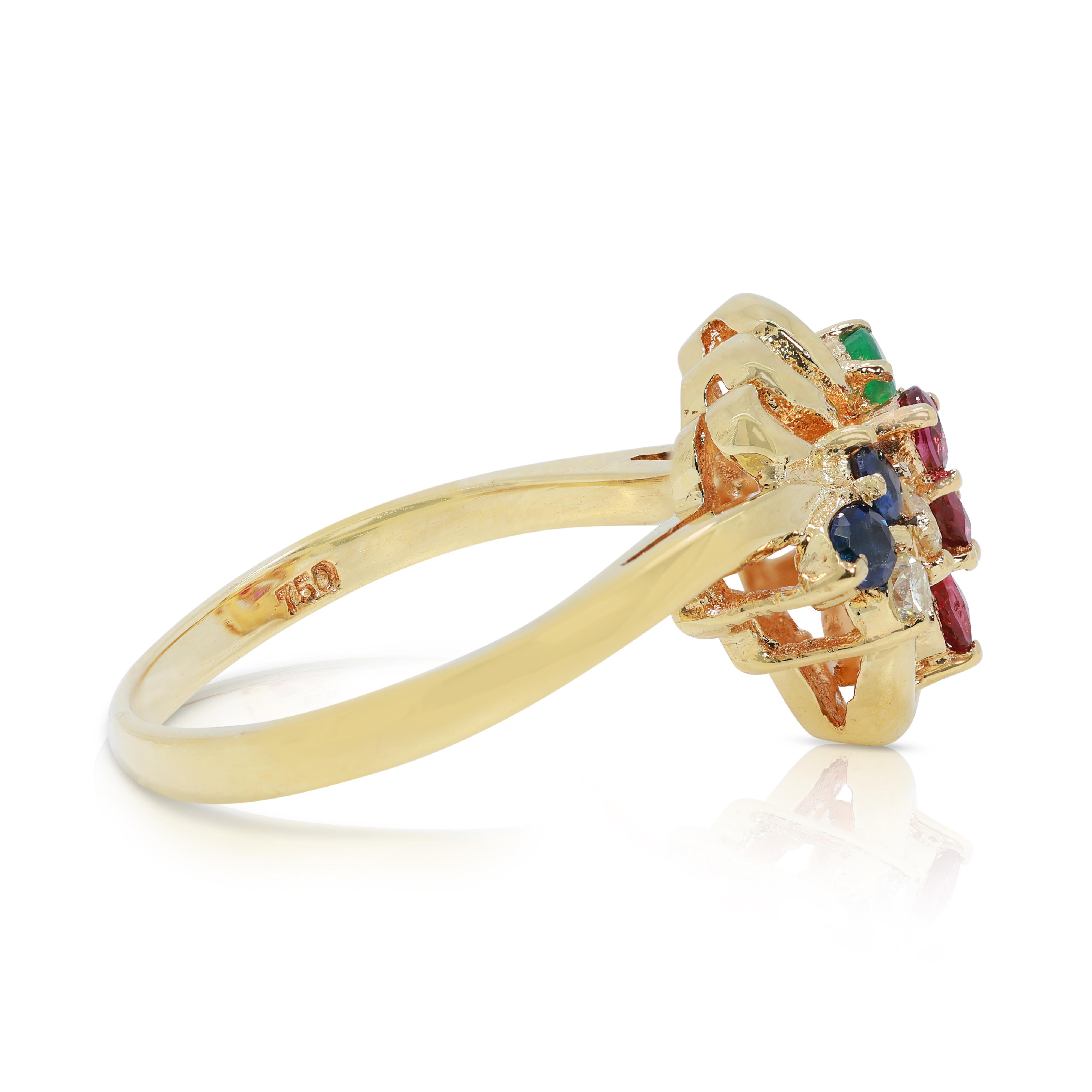 Magnifique bague en or jaune 18 carats avec rubis, saphir, émeraude et diamants de 0,45 carat Neuf - En vente à רמת גן, IL