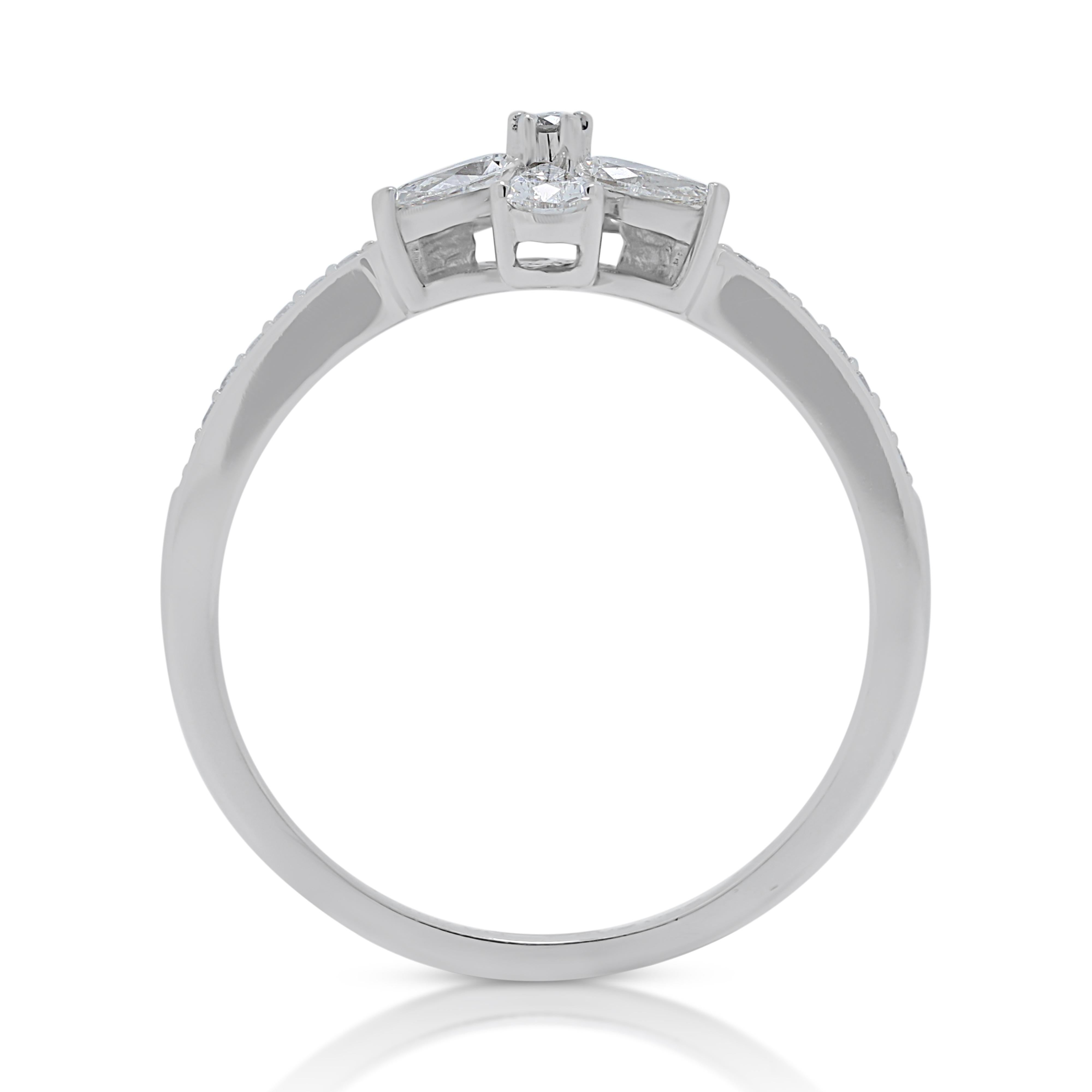 Women's Beautiful 0.58ct Diamonds Pave Ring in 18K White Gold  For Sale