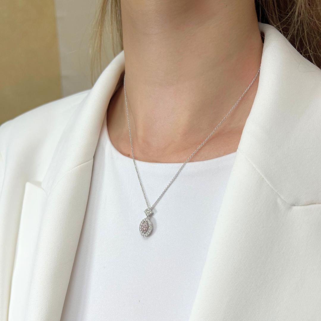 Beautiful 0.59ct Diamonds Fancy-Colored Necklace with Pendant in 18k White Gold For Sale 5