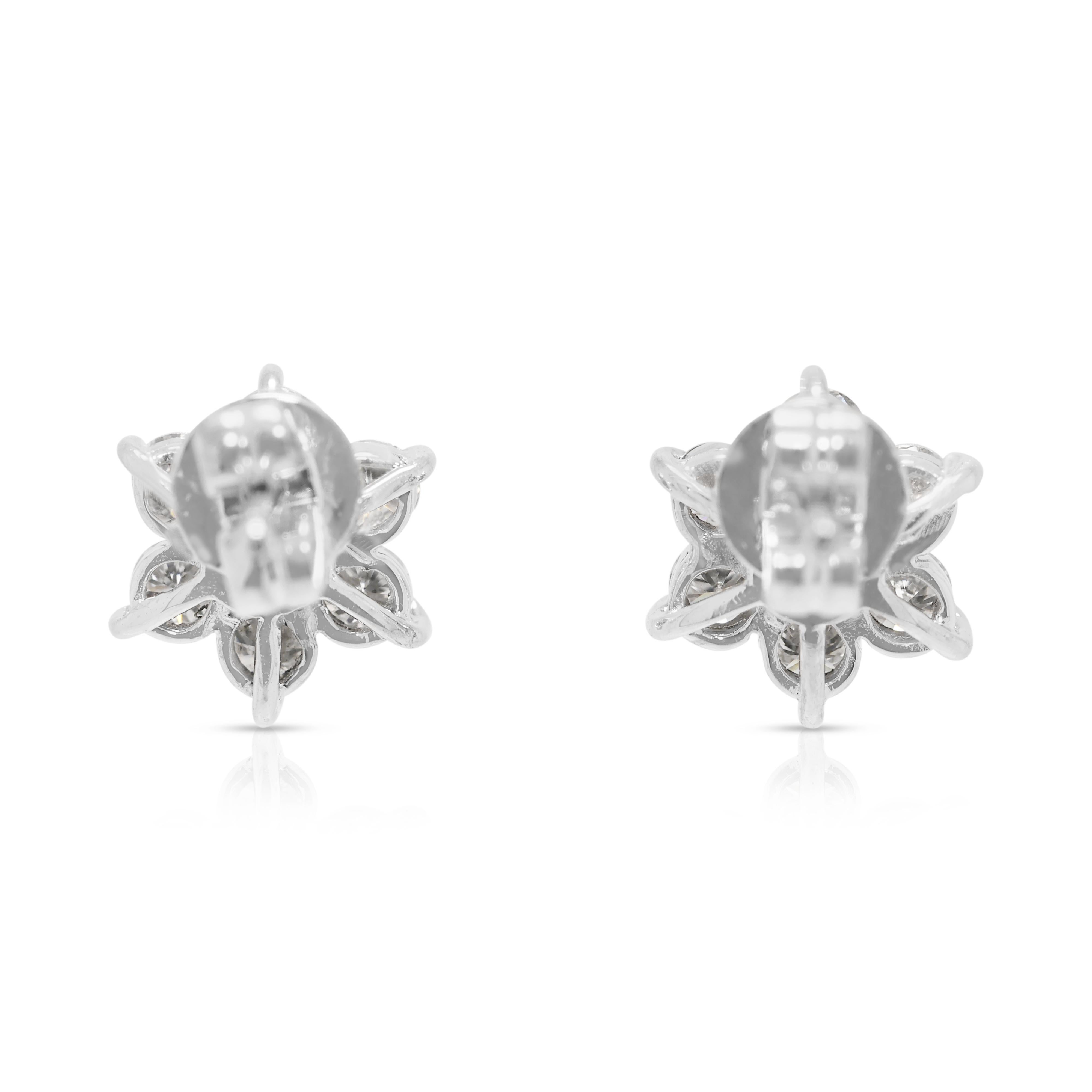 Bellissimi orecchini a fiore in oro bianco 18K con diamante naturale da 0,68 carati in vendita 1