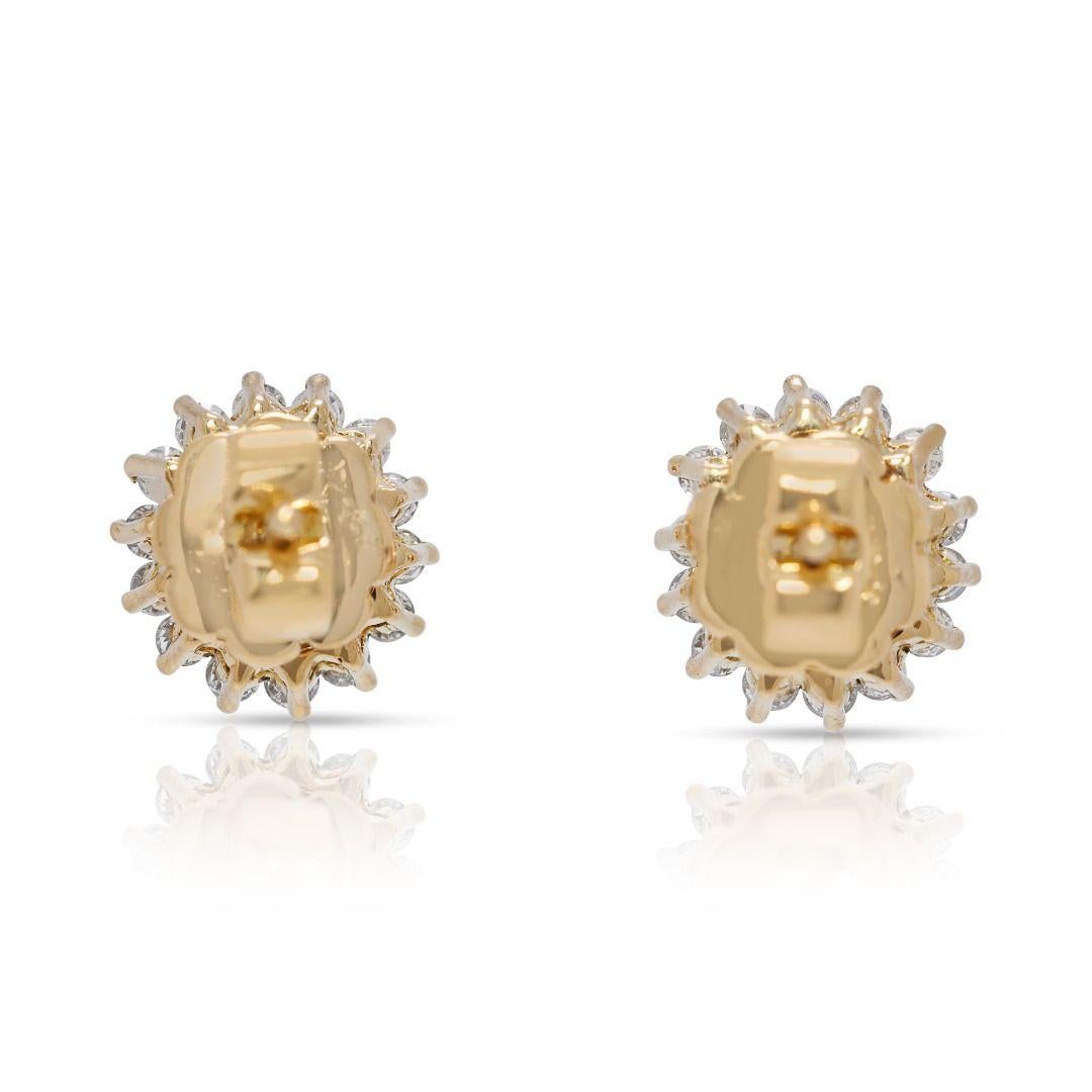 Beautiful 0.84ct Sapphire & Natural Diamond 18K Yellow Gold Stud Earrings For Sale 1