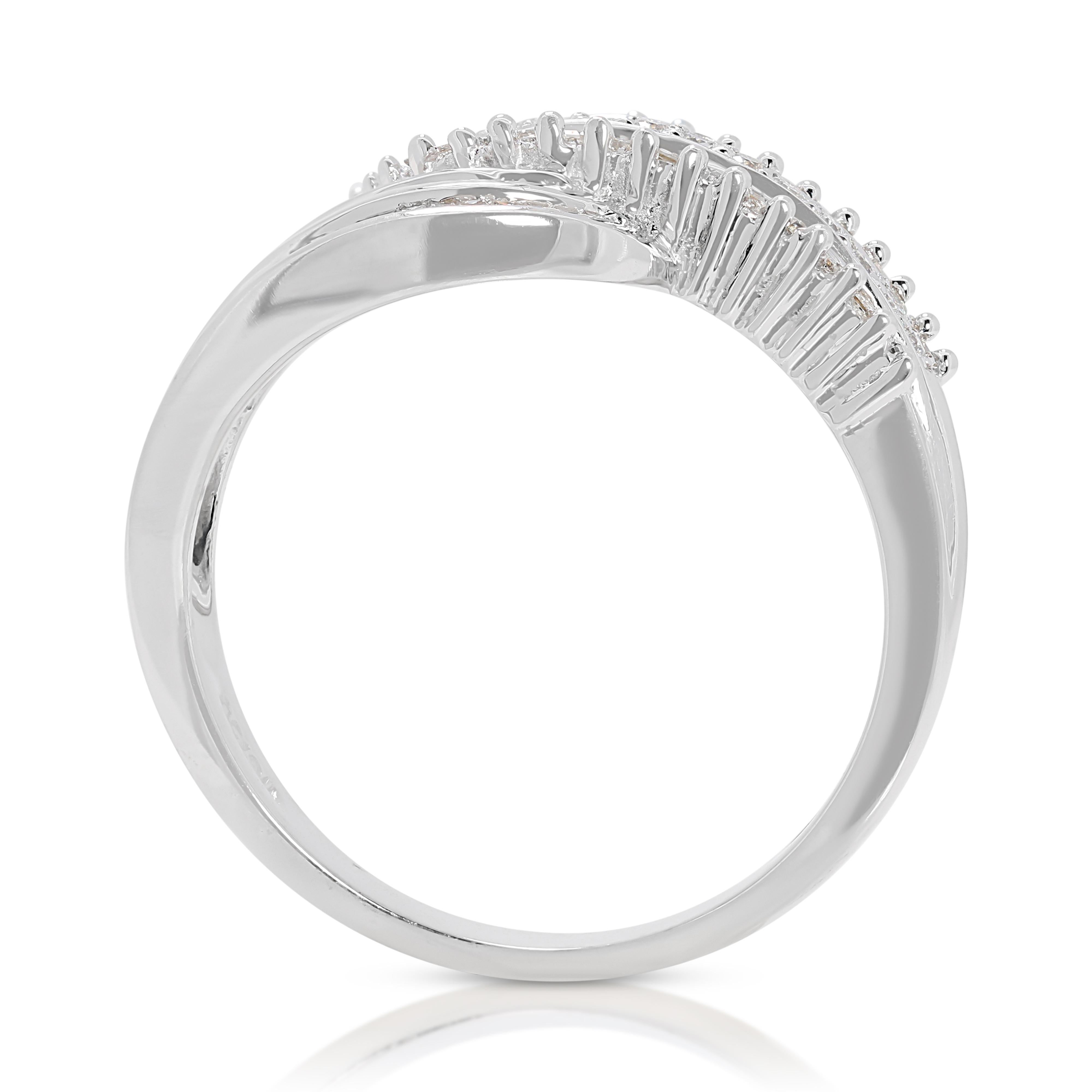 Schöner 0,92 Karat natürlicher Diamant-Cluster-Ring aus 18 Karat Weißgold im Angebot 2