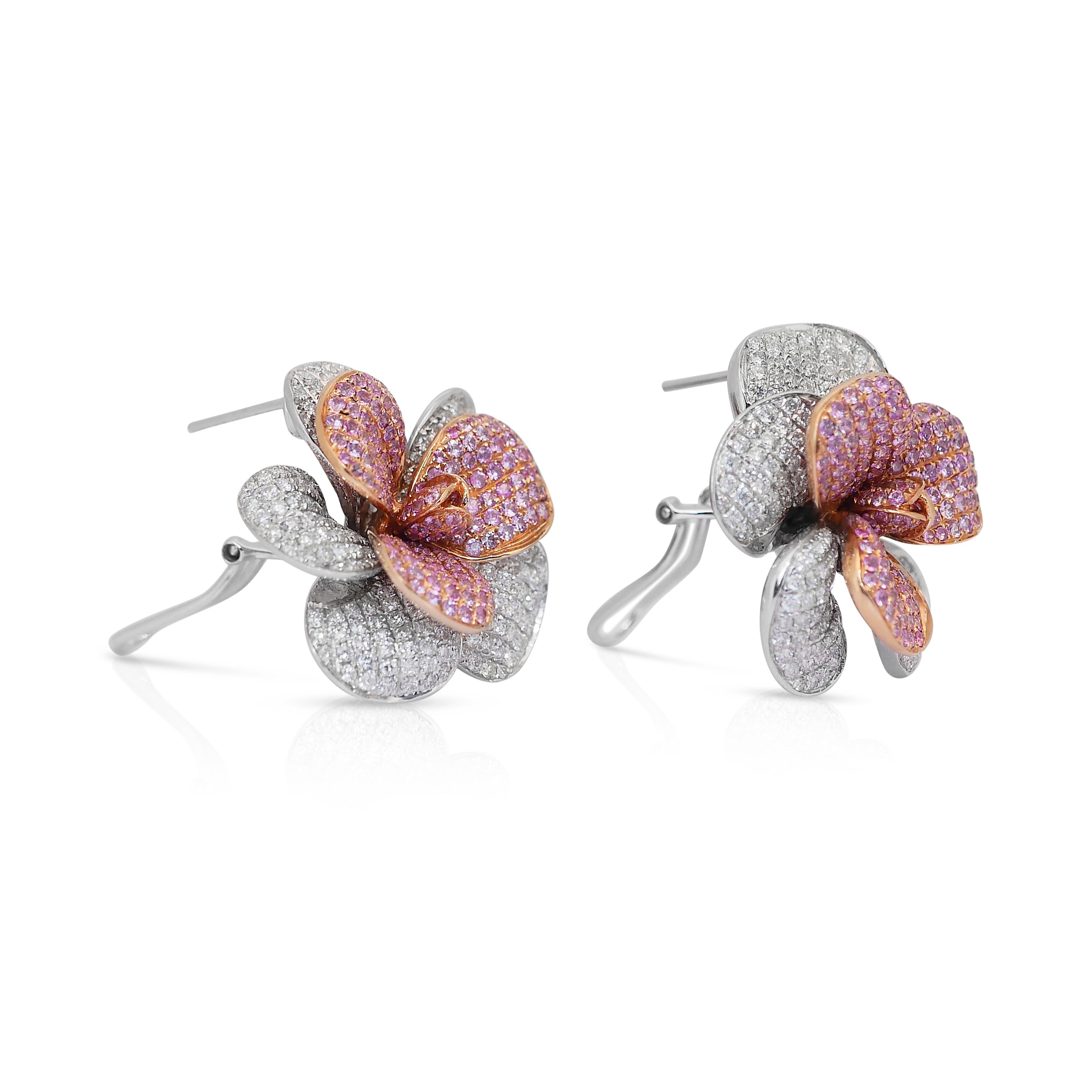 Taille ronde Magnifiques boucles d'oreilles en forme de fleur en saphirs et diamants de 10,23 carats en vente