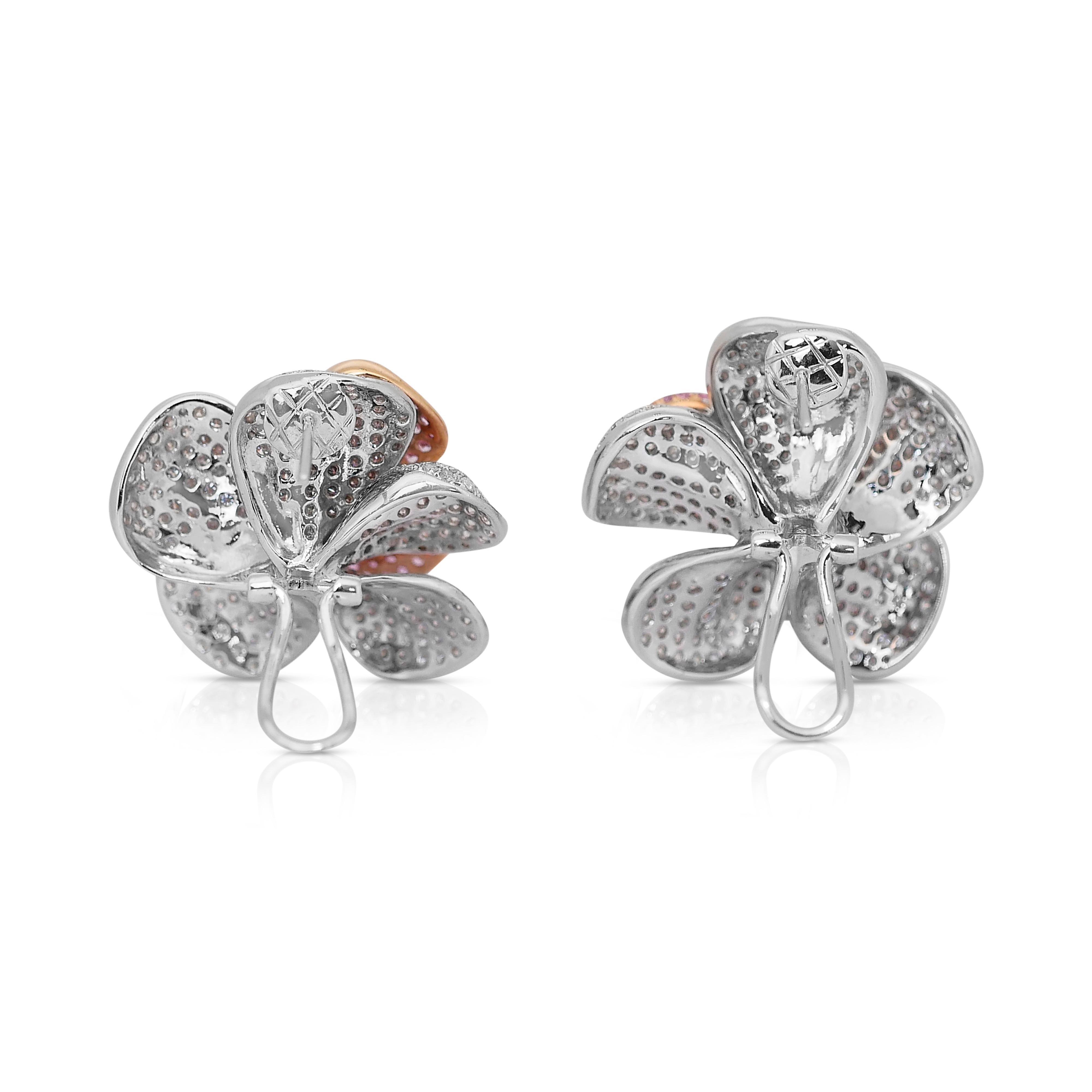 Magnifiques boucles d'oreilles en forme de fleur en saphirs et diamants de 10,23 carats en vente 2