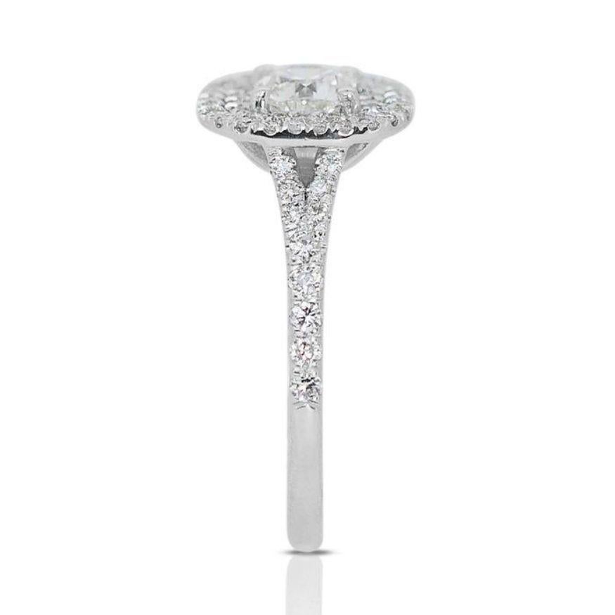 Beautiful 1.03ct Square Cushion Brilliant Diamond Ring in 18K White Gold In New Condition For Sale In רמת גן, IL