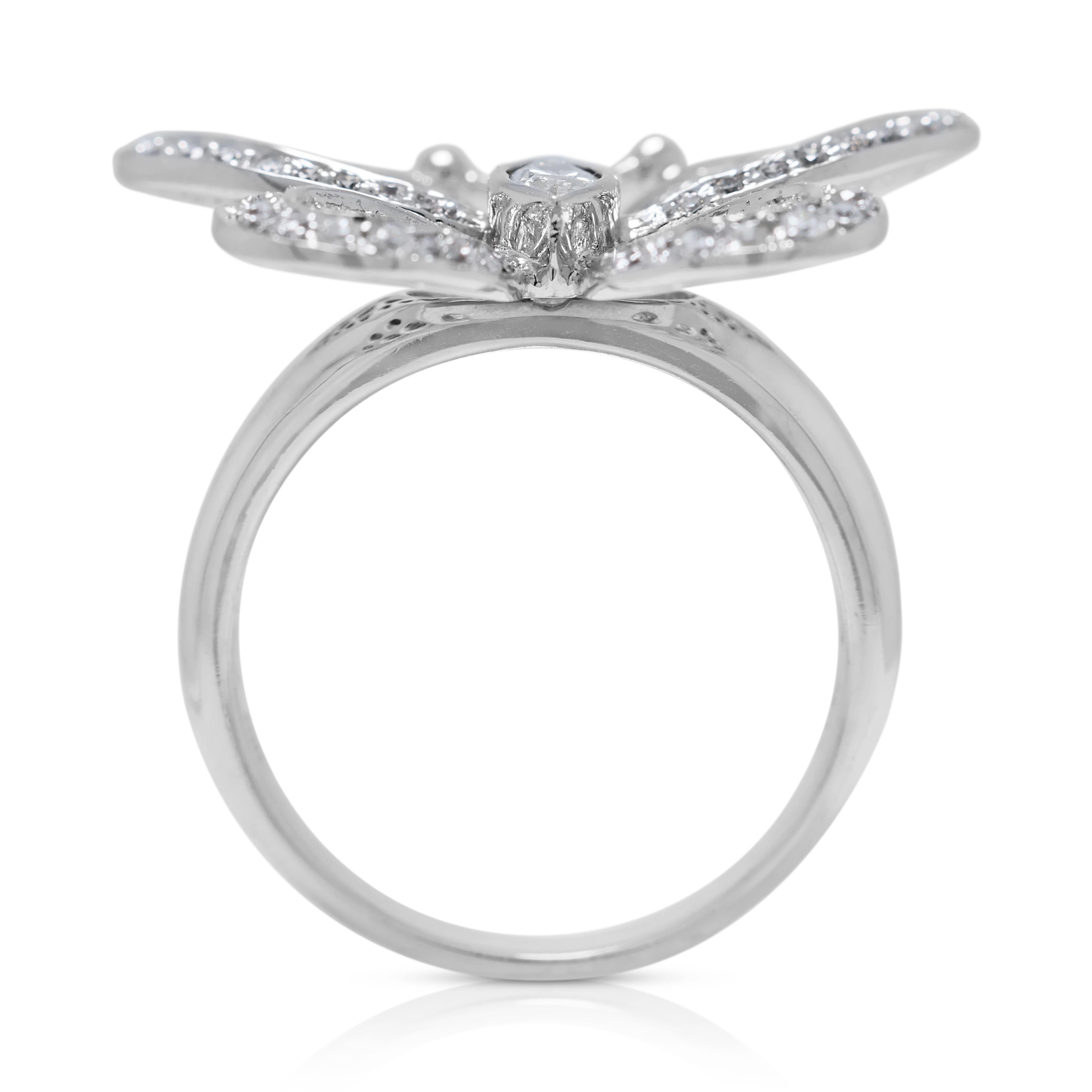 Beautiful 1.05ct Butterfly Design Diamond Ring in 18K White Gold For Sale 2