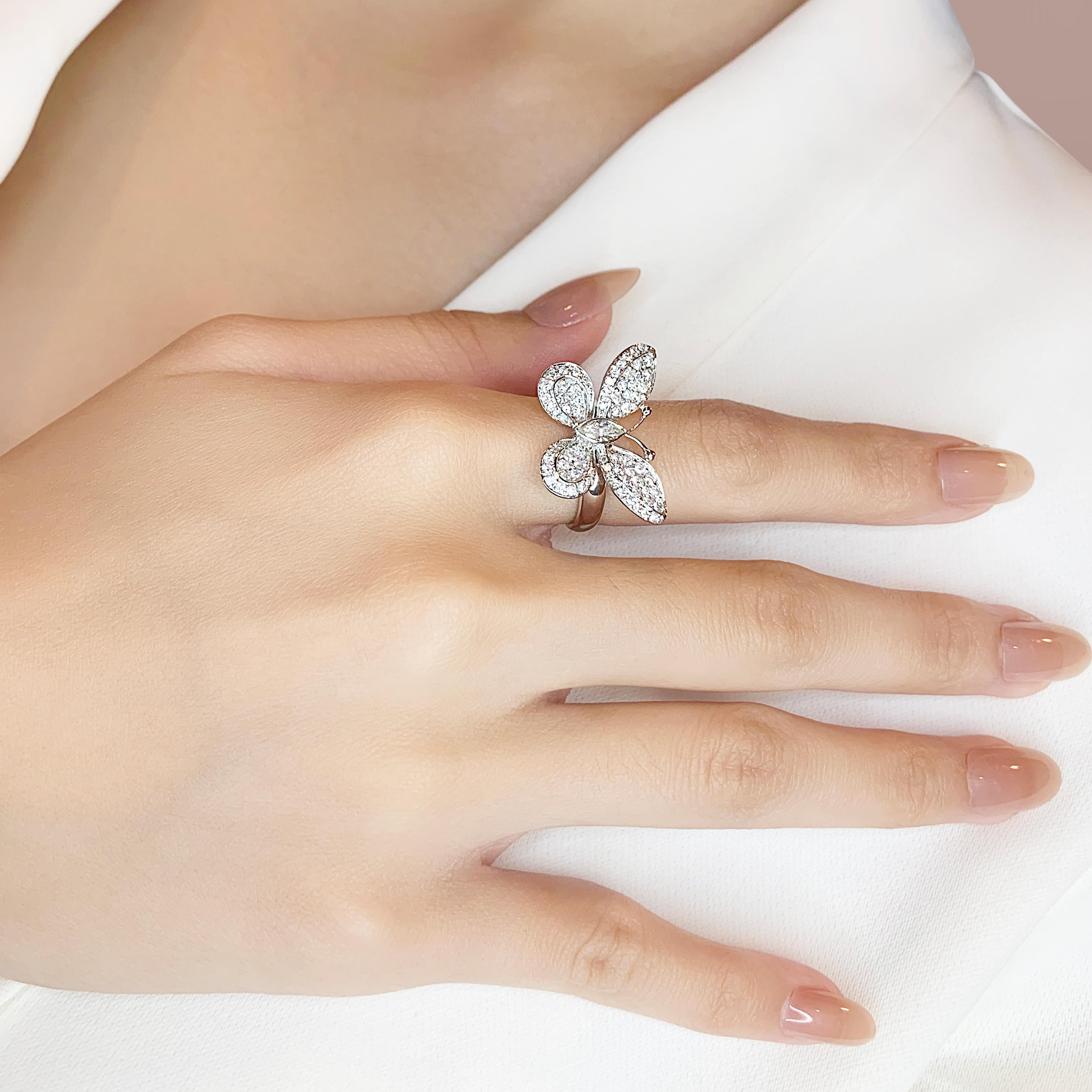 Beautiful 1.05ct Butterfly Design Diamond Ring in 18K White Gold For Sale 3