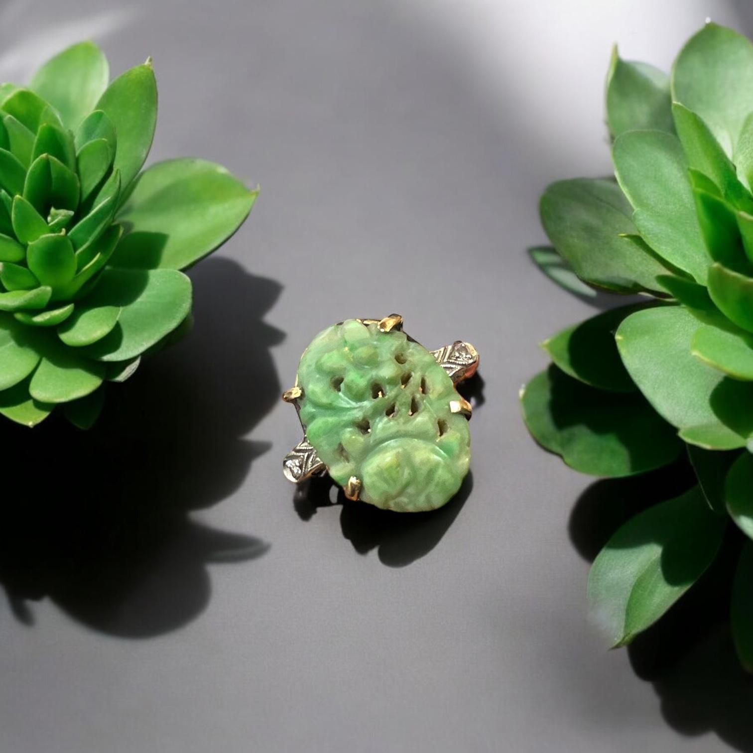Women's or Men's Beautiful 10K H. Rosenthal Carved Jade Ring For Sale