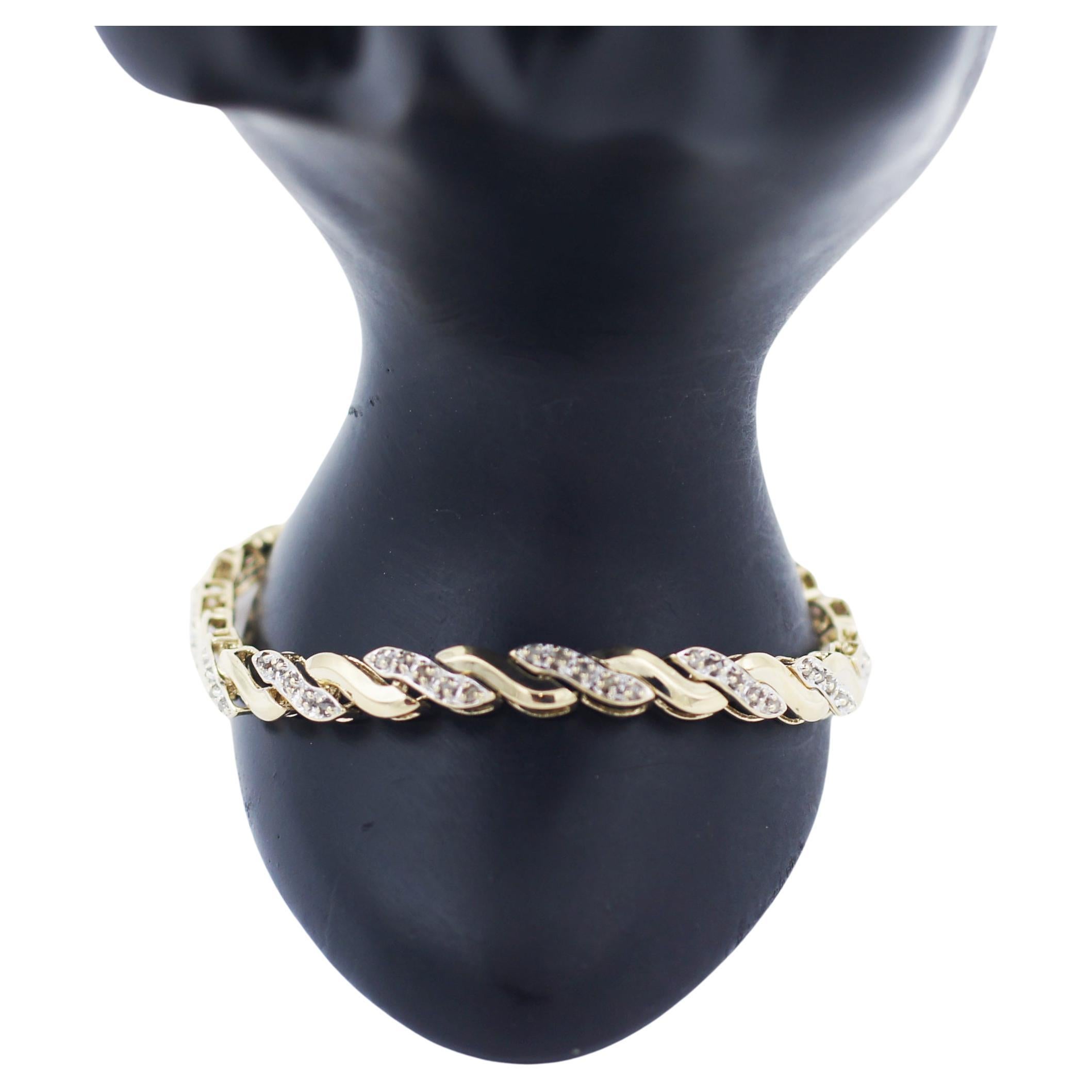 Beautiful 10K Yellow Gold Diamond Bracelet For Sale