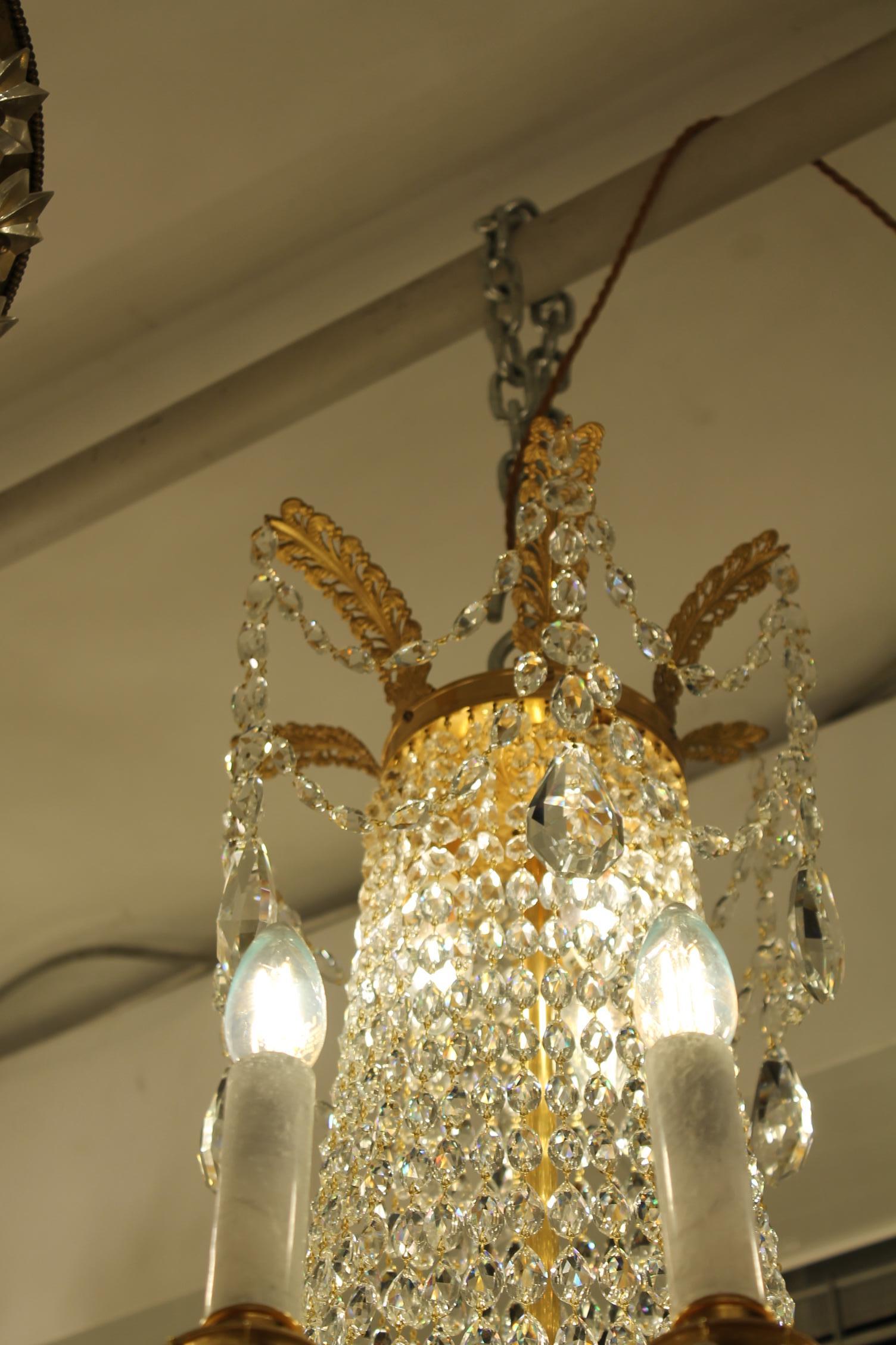 Bellissimo lampadario a 12 bracci in cristallo francese In condizioni ottime in vendita a London, GB