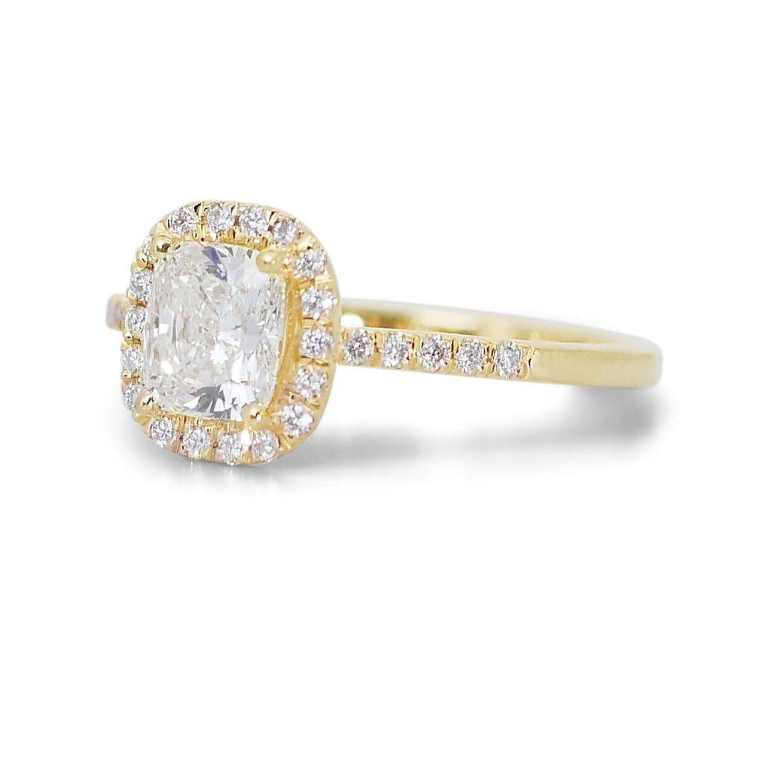 Taille coussin Magnifique bague halo de diamants 1,22 carat en or jaune 18 carats, certifiée GIA en vente