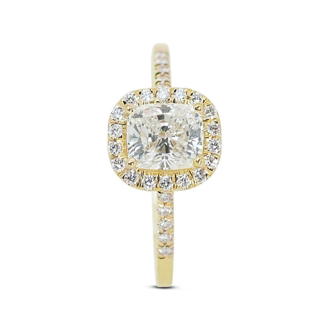 Magnifique bague halo de diamants 1,22 carat en or jaune 18 carats, certifiée GIA Neuf - En vente à רמת גן, IL
