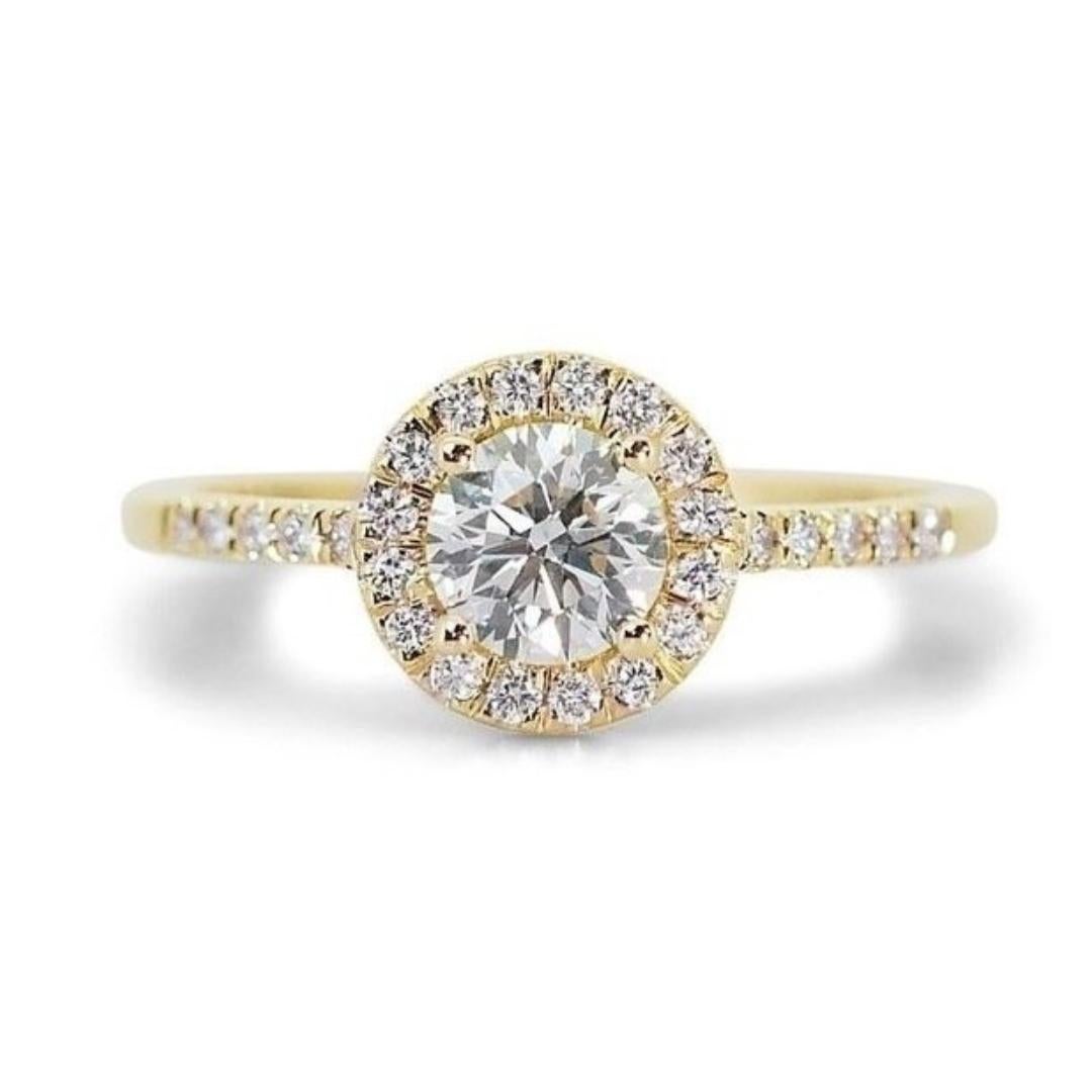 Beautiful 1.27ct Triple Excellent Ideal Cut Diamond Halo Ring in 18k Yellow Gold For Sale 4