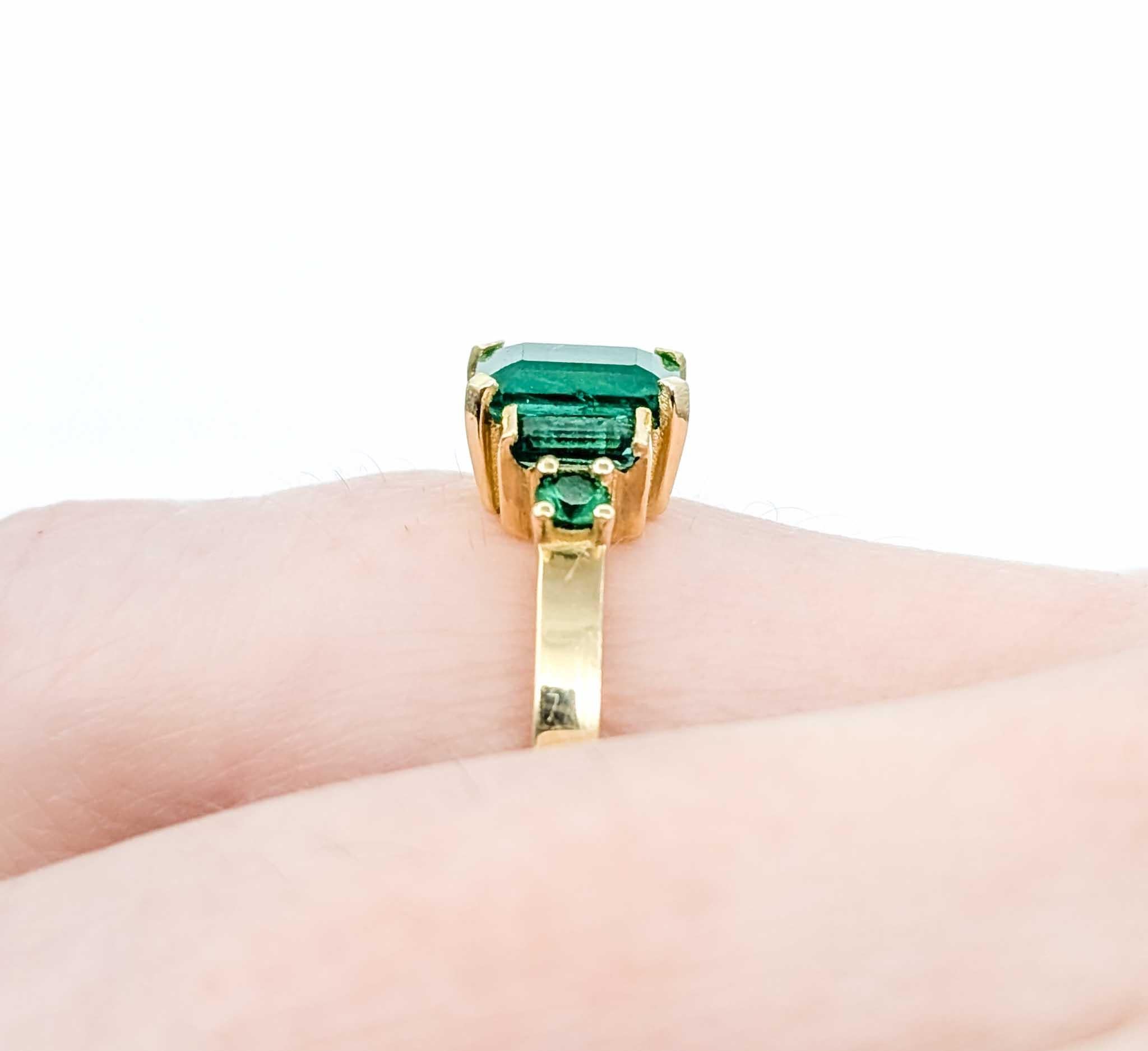 Schöner 1,35ctw Smaragd Ring in 14K Gold von SKYDOG (Zeitgenössisch) im Angebot