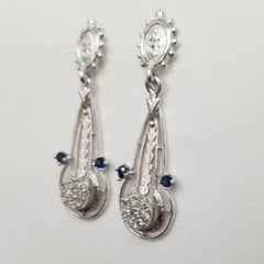 Bellissimi orecchini in oro bianco 14 carati con diamanti e zaffiri in stile "Art Deco