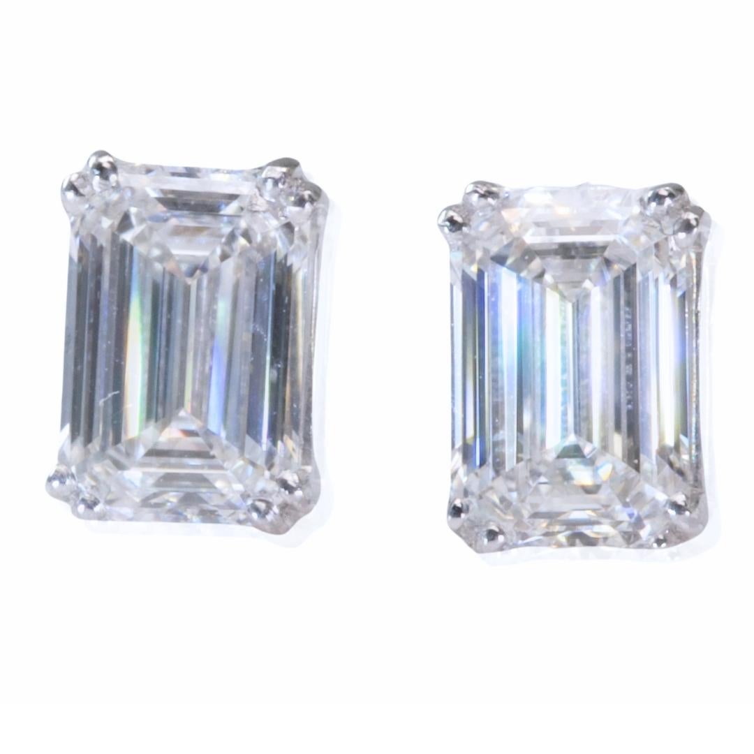 Emerald Cut Beautiful 1.49ct Diamond Stud Earrings in 18k White Gold - GIA Certified For Sale