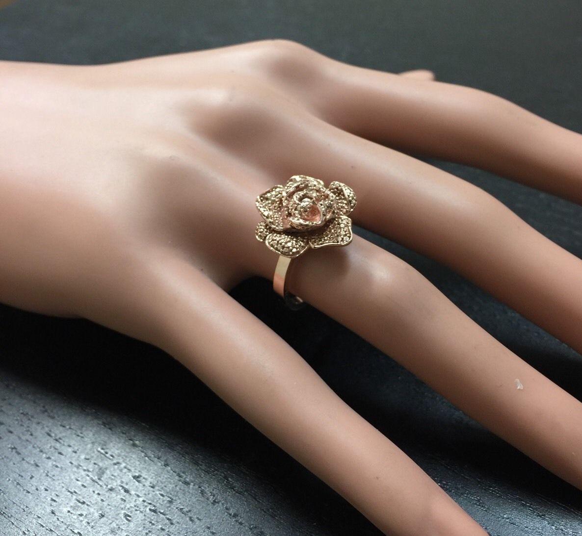 Beautiful 14K Solid Rose Gold Flower Ring For Sale 1