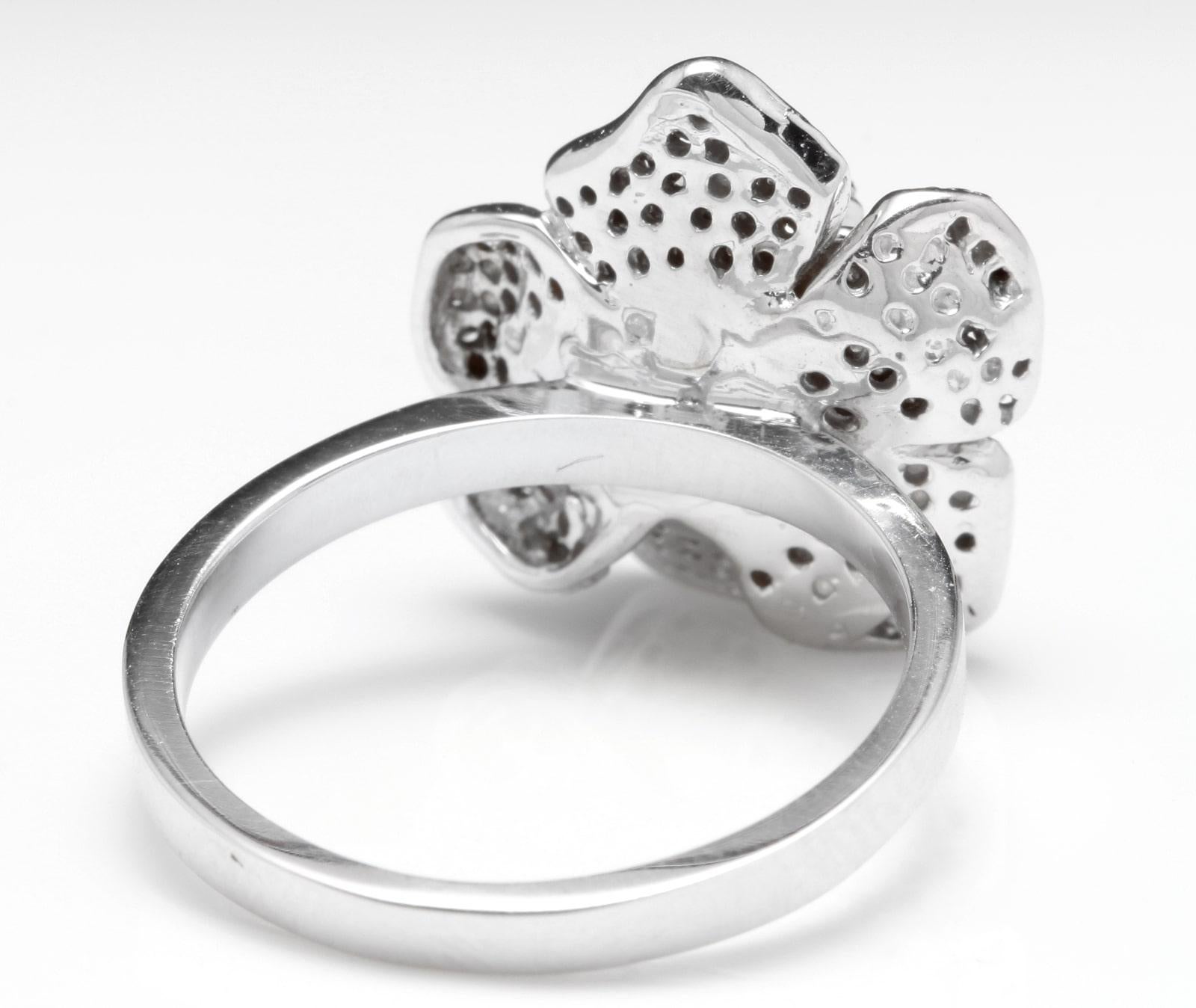 Beautiful 14K Solid White Gold Flower Ring In New Condition For Sale In Los Angeles, CA