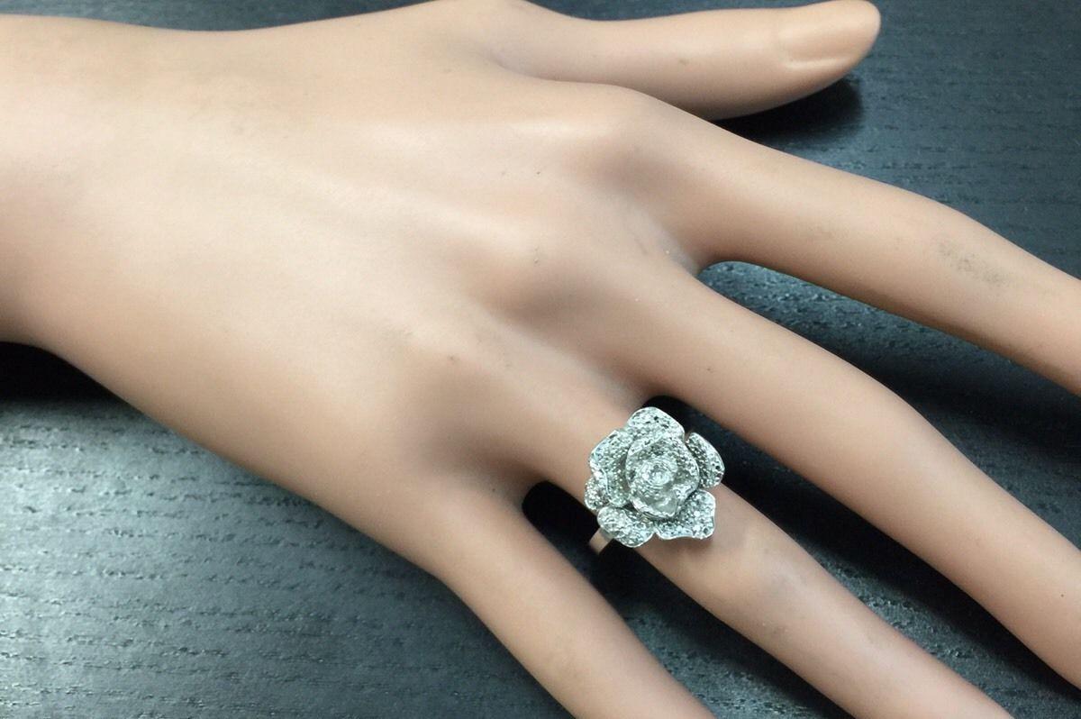 Women's Beautiful 14K Solid White Gold Flower Ring For Sale