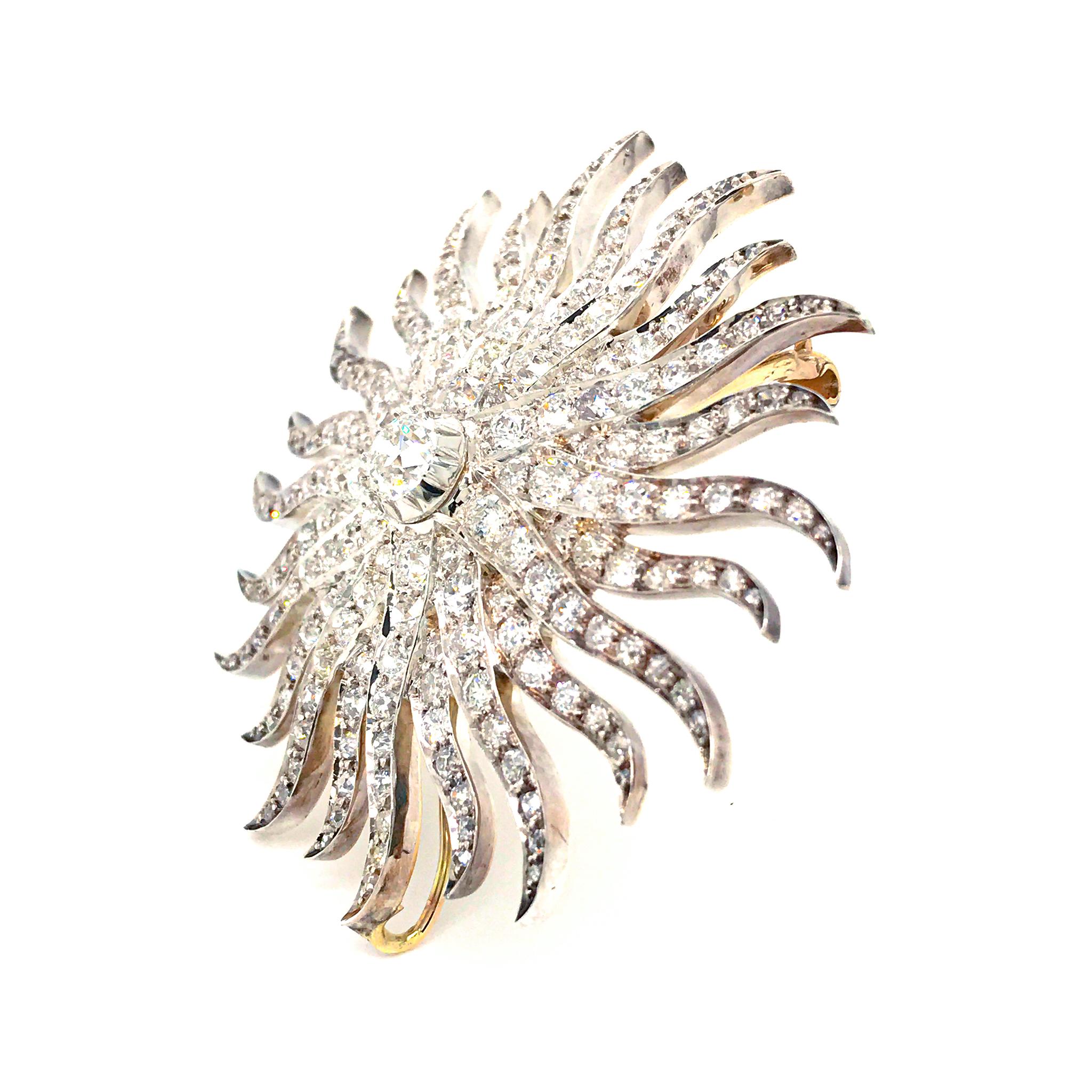 Beautiful 14 Karat White Gold Antique Sunburst Old Mine Cut Diamond Brooch In Excellent Condition In New York, NY