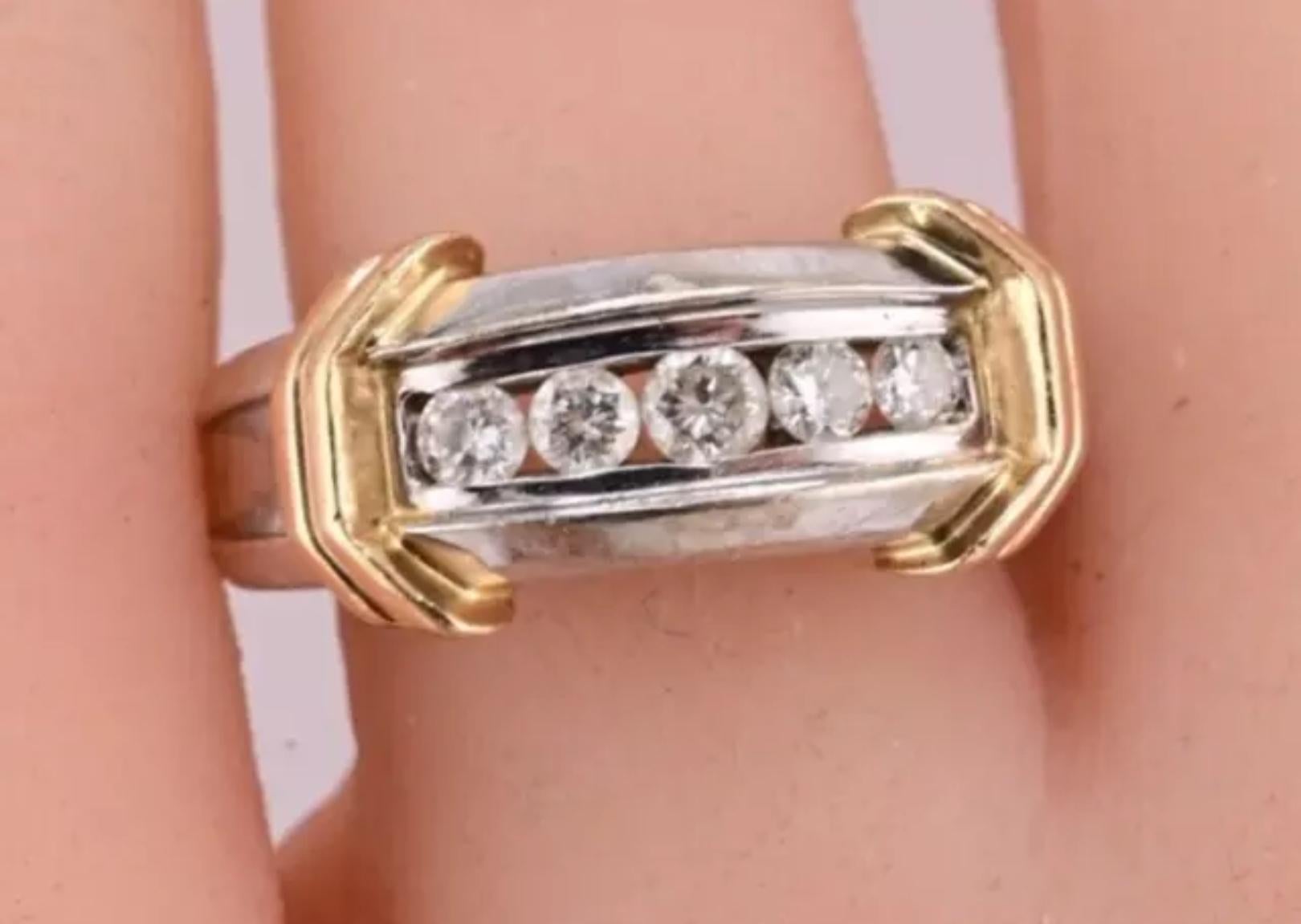 Beautiful 14K White Gold Ring With Diamonds 8.53 Grams 1