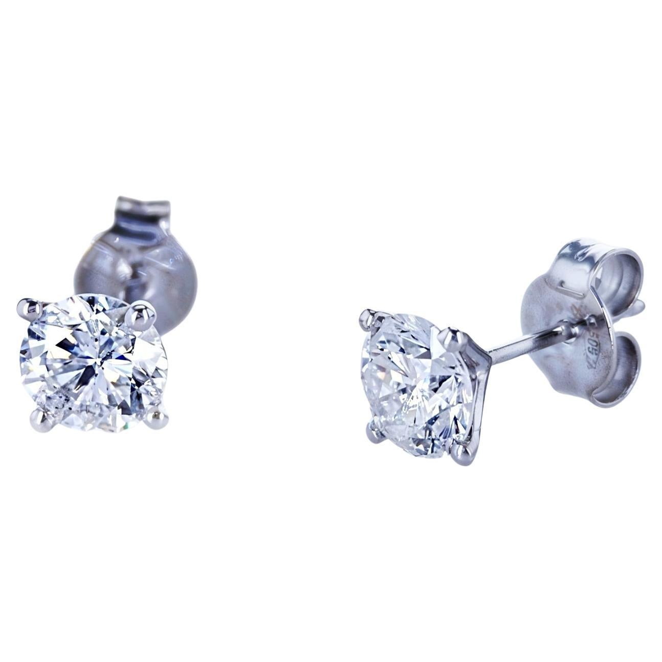 Beautiful 14K White Gold Stud Earrings with 1.60ct Natural Diamonds
