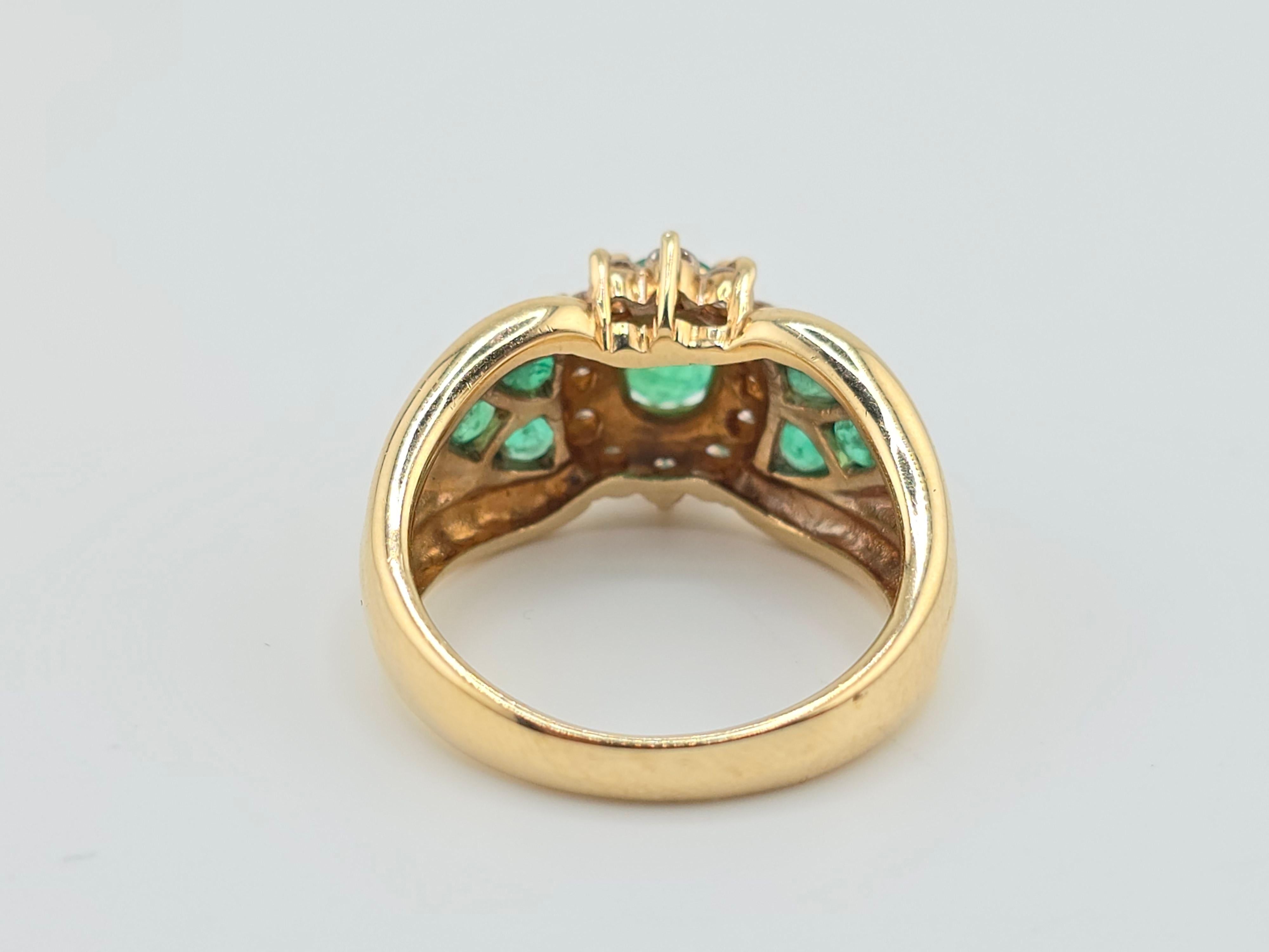 Beautiful 14K Yellow Gold Rich Green Emerald & Diamond Ring In Good Condition For Sale In Media, PA