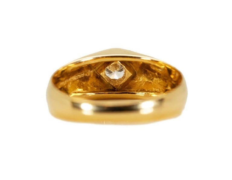 Beautiful 14K Yellow Gold Ring with 0.17 Ct Natural Diamonds For Sale