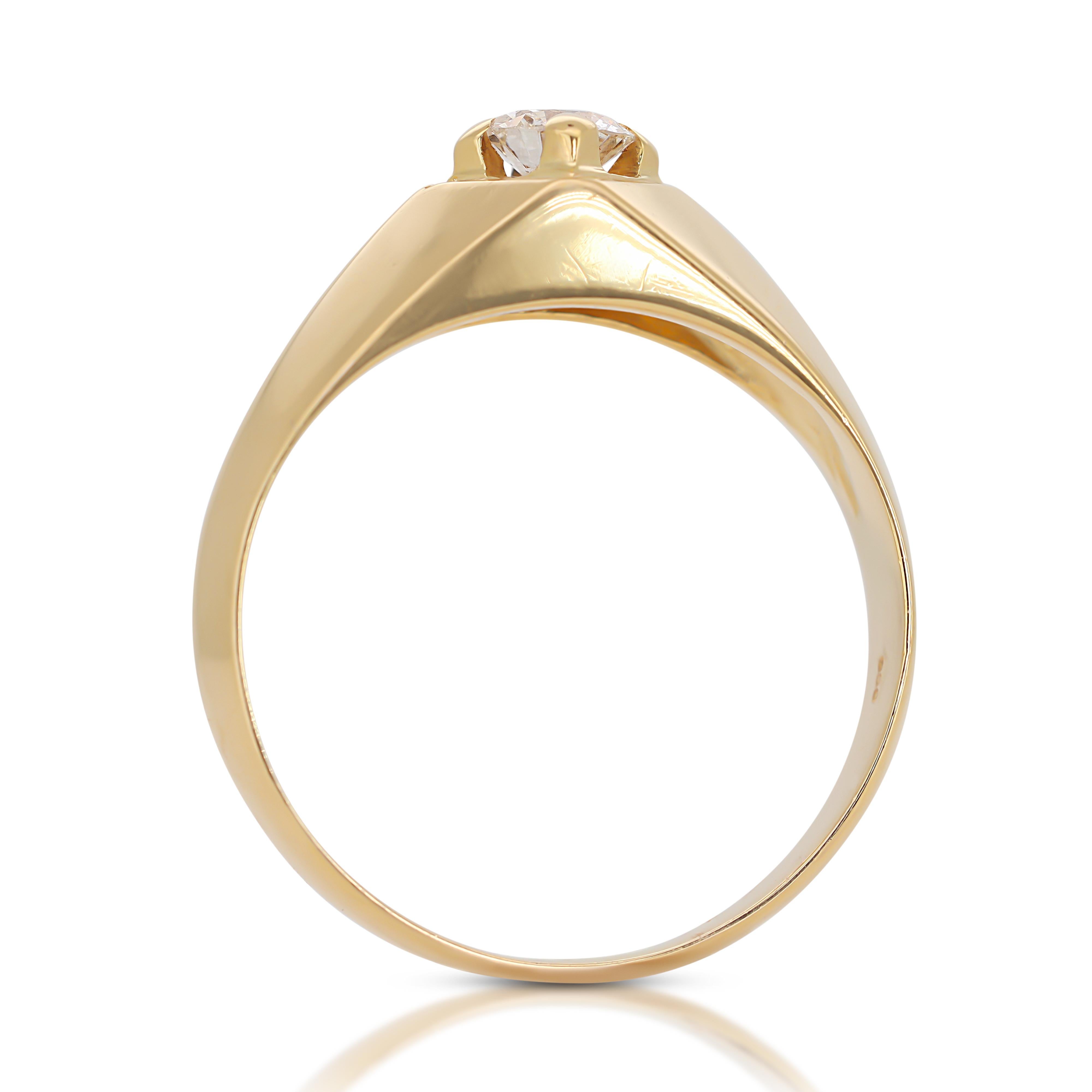 Classic 0.17ct Round Brilliant Dome Diamond Ring 1
