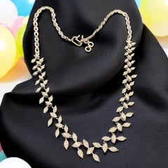 Beautiful 1.50 Cts Round Brilliant Cut F/VS1 Diamonds Illusion Necklace 14K Gold