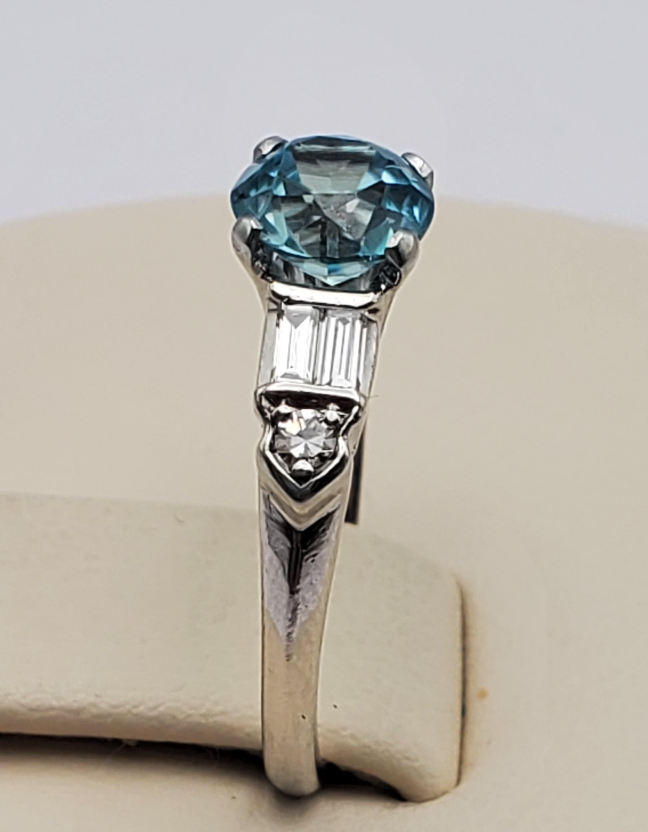 Romantic Beautiful 1.61ct Blue Zircon and Diamond Vintage Ring For Sale