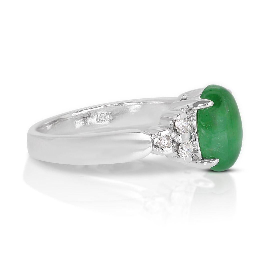 Beautiful 1.67ct Jade Ring with Side Diamonds in 18K White Gold For Sale 2