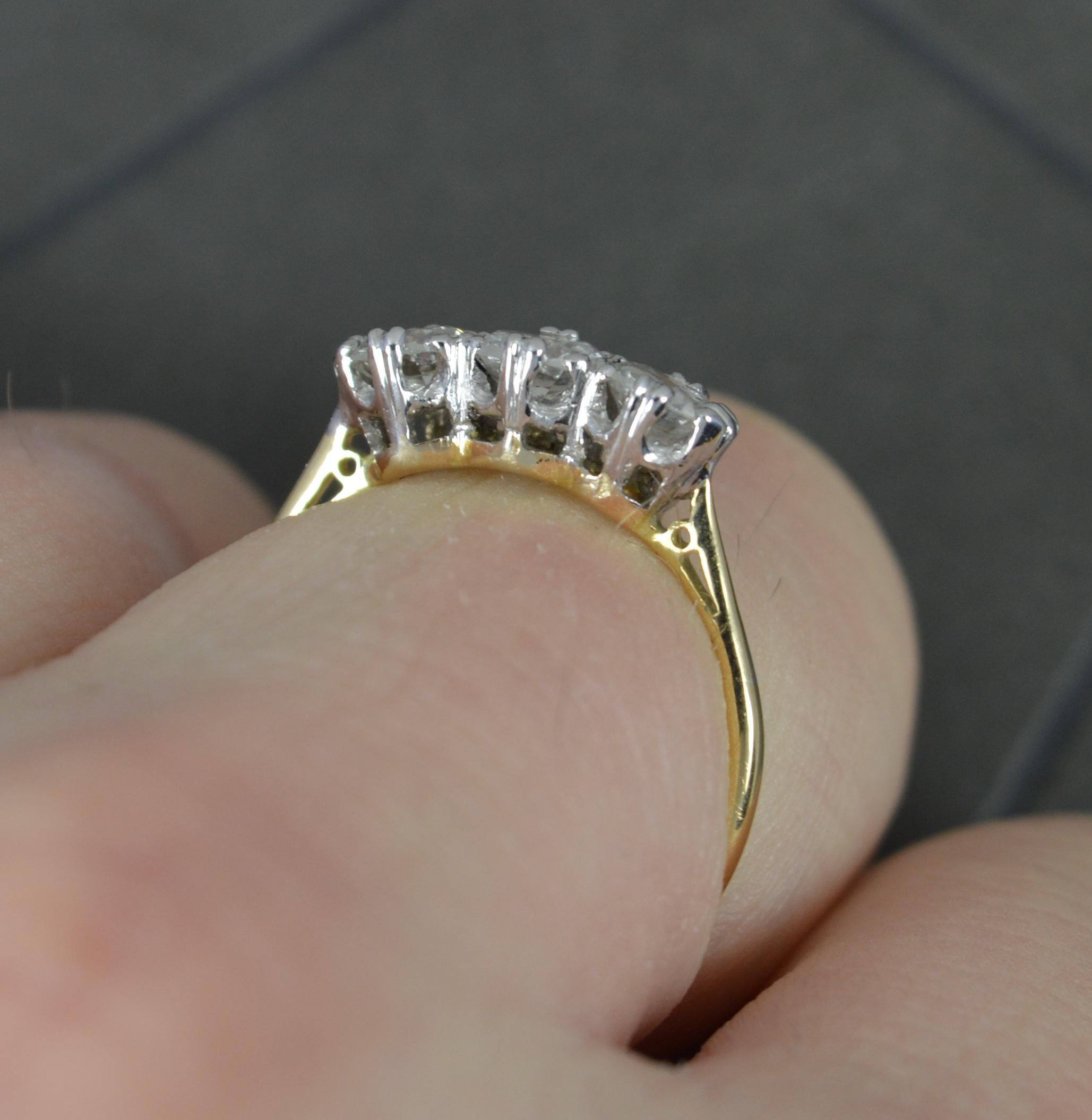 Schöner Trilogy-Ring aus 18 Karat Gold und 0,75 Karat Diamant im Zustand „Hervorragend“ in St Helens, GB