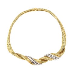 Magnifique collier ras du cou en or 18 carats avec spirale en diamant à l'avant