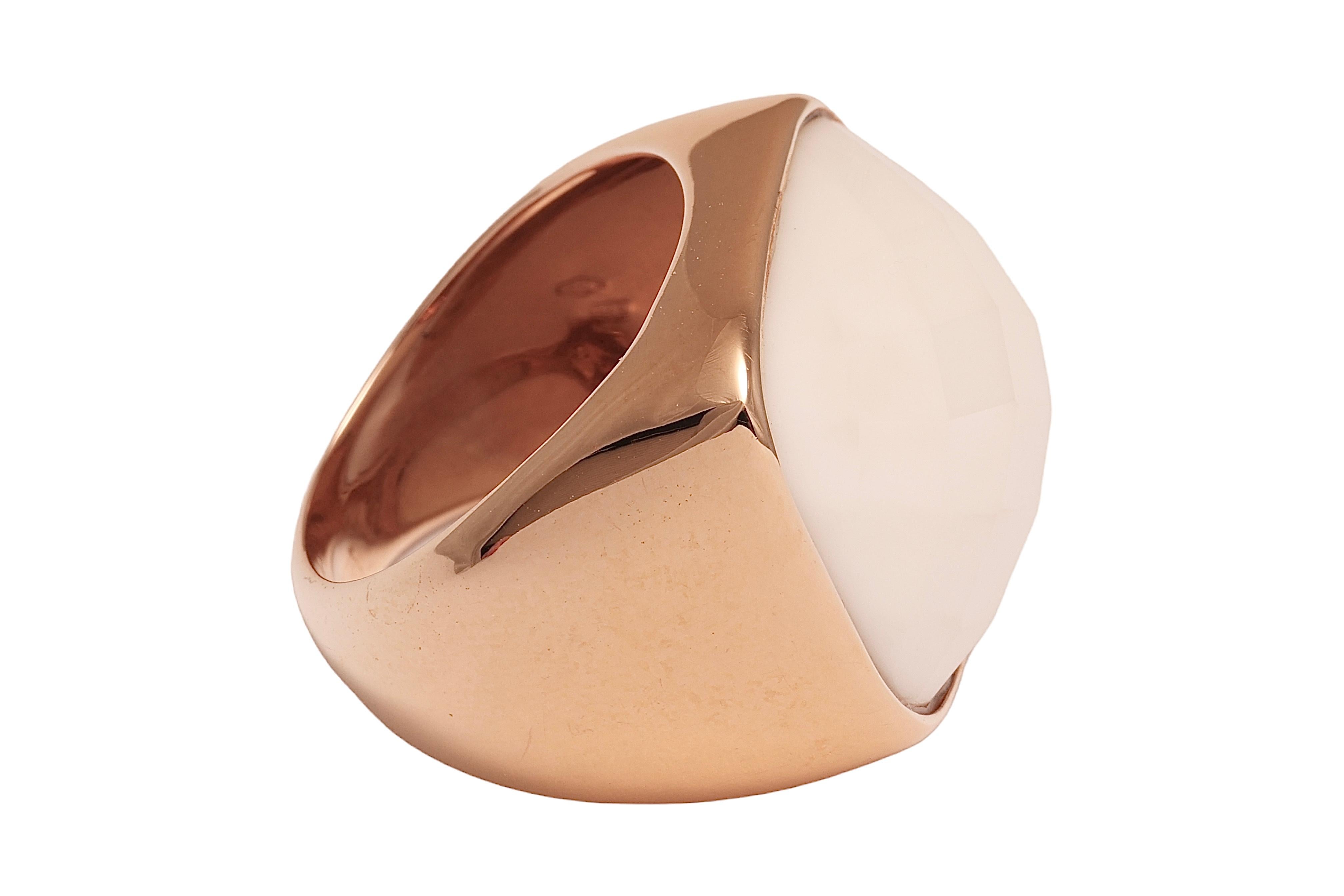 Cushion Cut Beautiful 18 kt. Pink Gold Ring with White Onyx Stone For Sale
