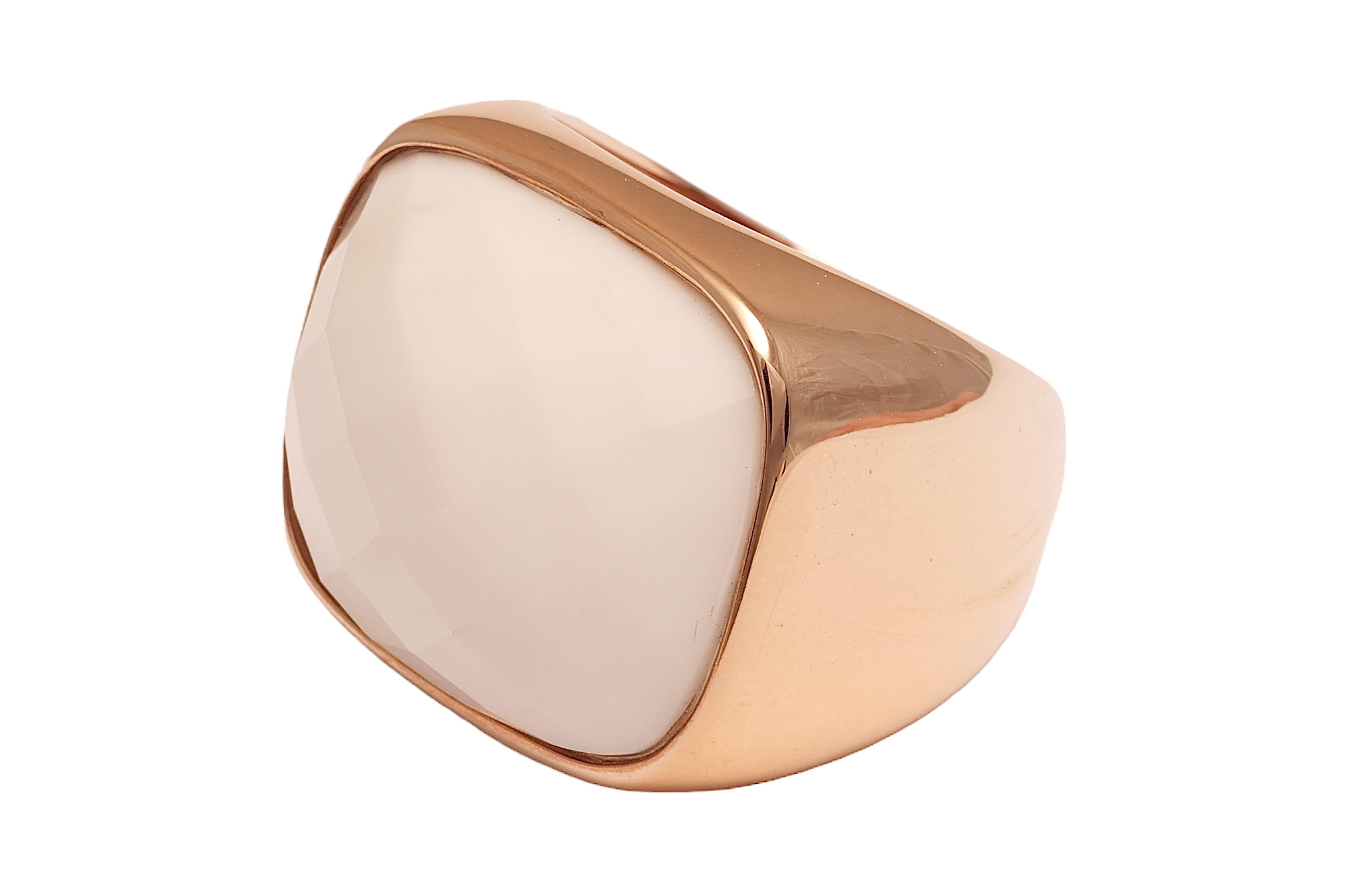 Beautiful 18 kt. Pink Gold Ring with White Onyx Stone In New Condition For Sale In Antwerp, BE